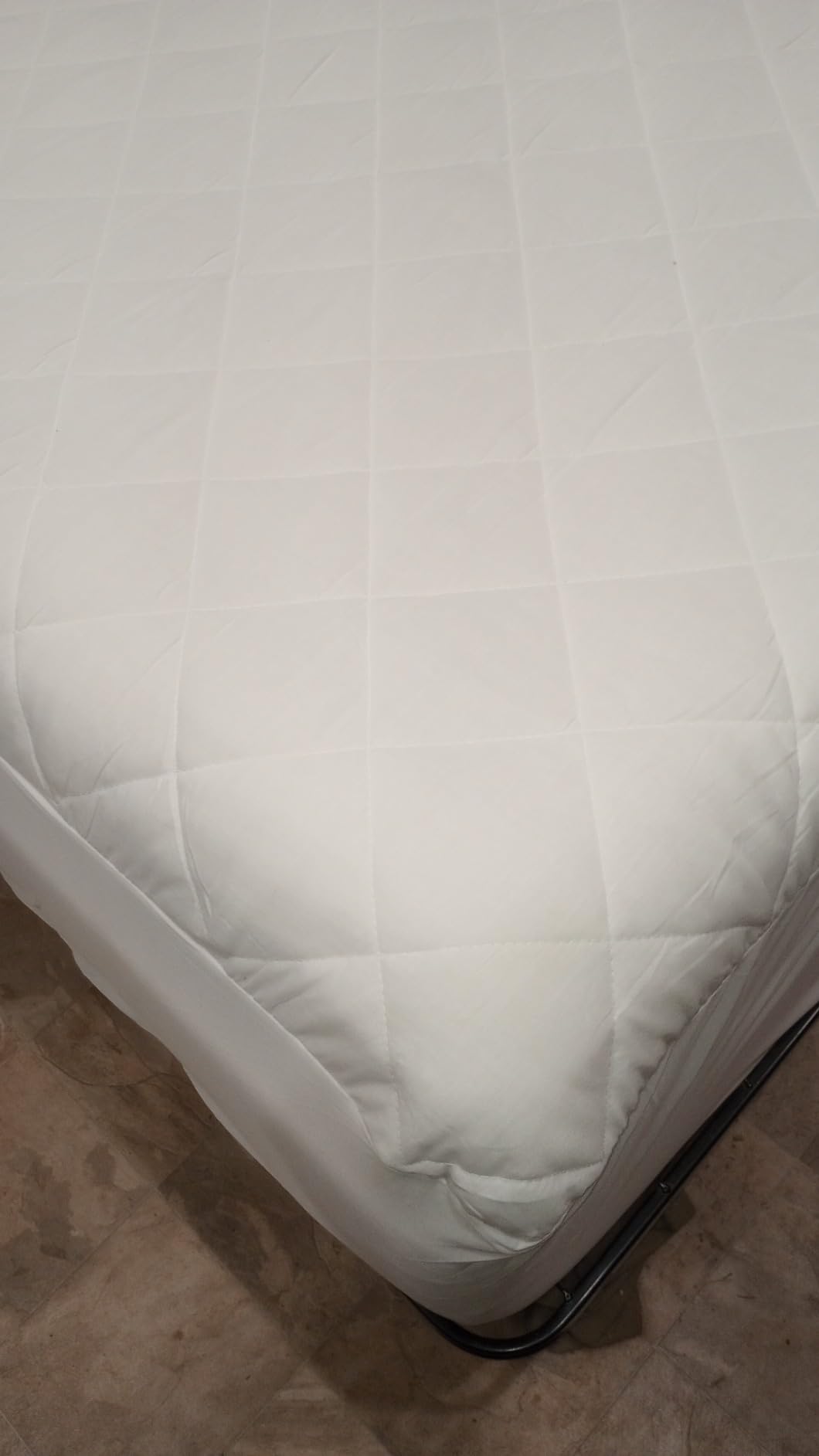 Amazon Basics Hypoallergenic Quilted Plush Breathable Mattress Topper Pad customer photo 1
