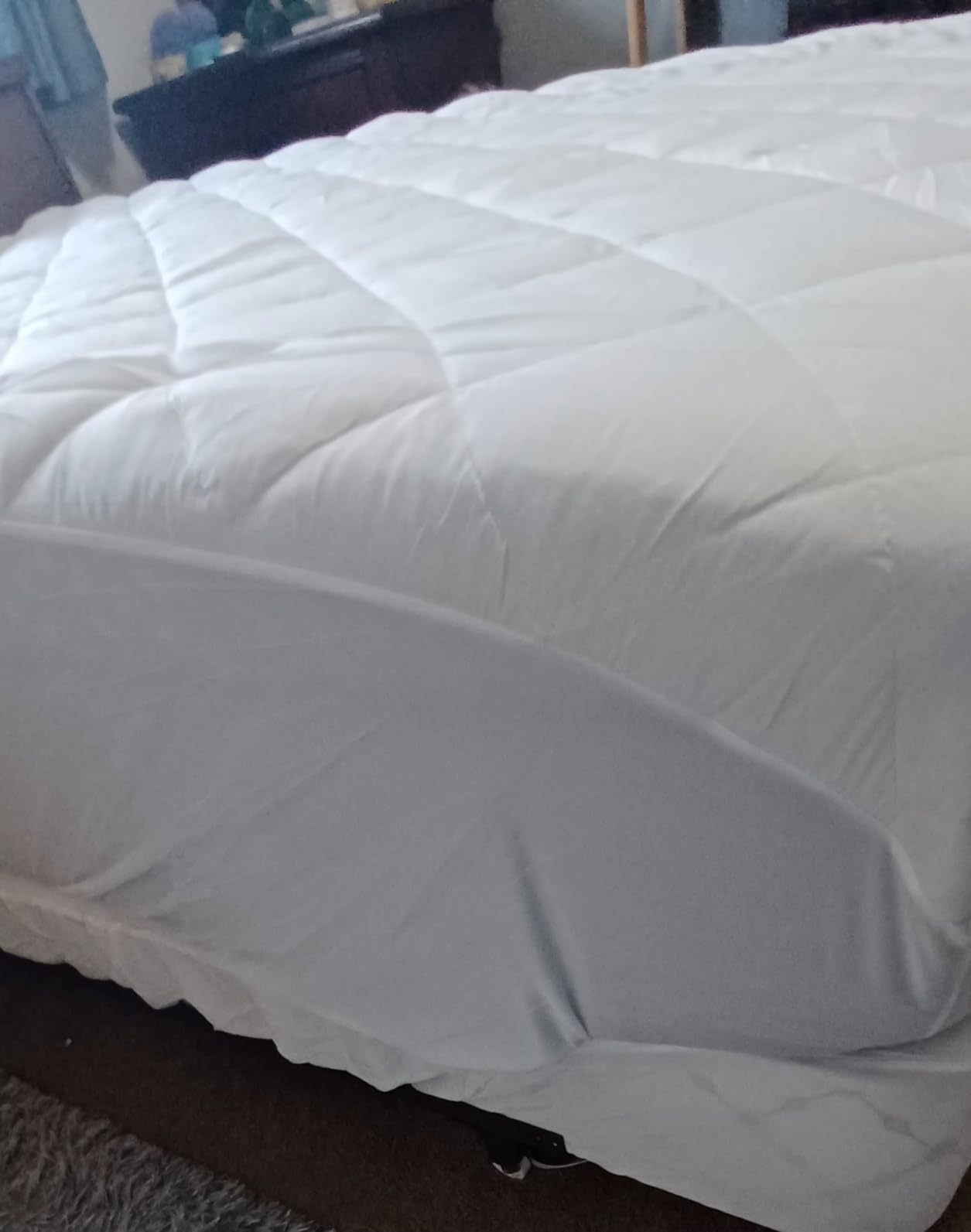 Amazon Basics Hypoallergenic Quilted Plush Breathable Mattress Topper Pad customer photo 2