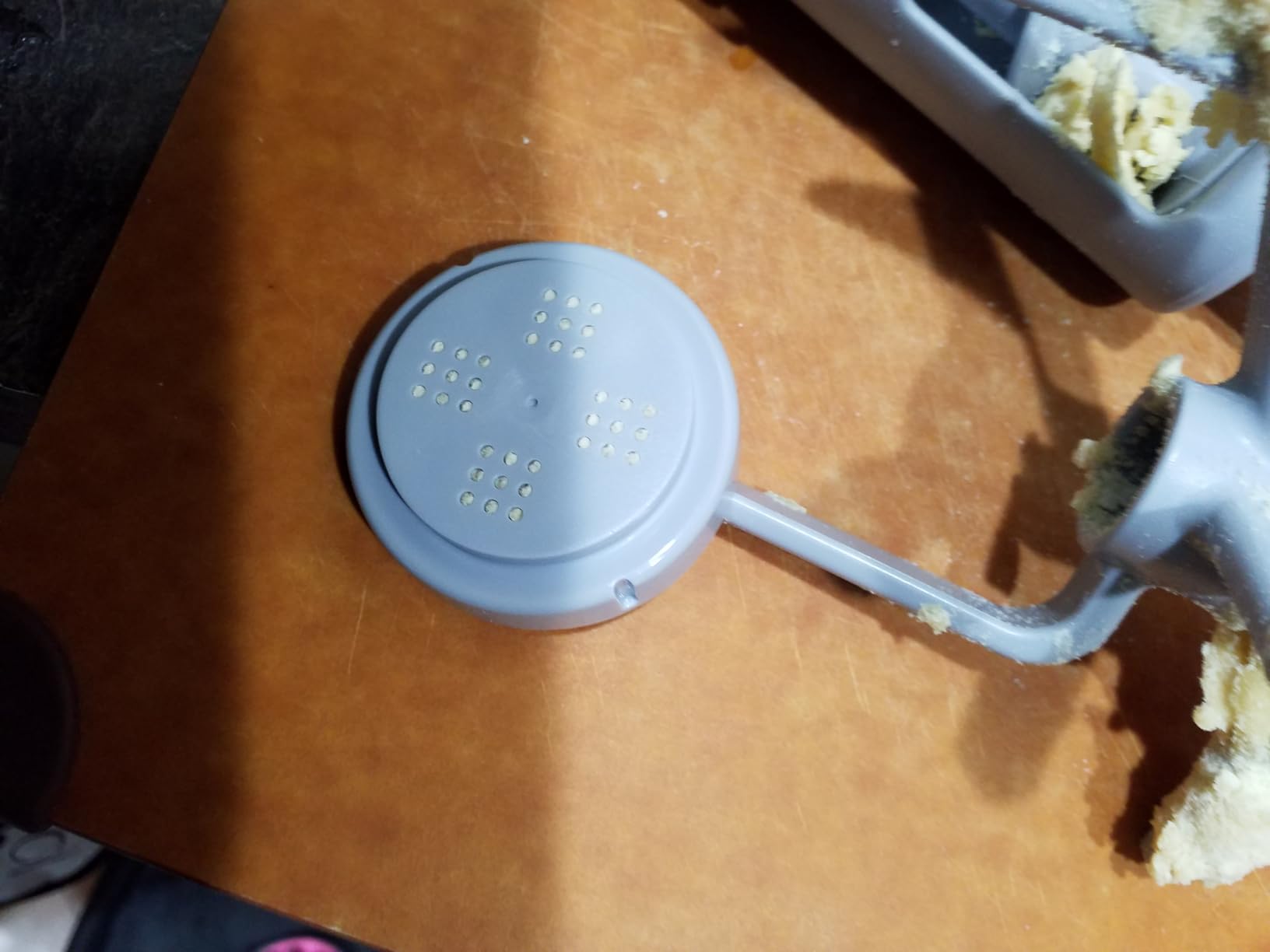 Philips Kitchen Appliances Compact Pasta and Noodle Maker, Viva Collection, Comes with 3 Default Classic Pasta Shaping Discs, Fully Automatic, Recipe Book, Small, Black (HR2371/05) customer photo 2