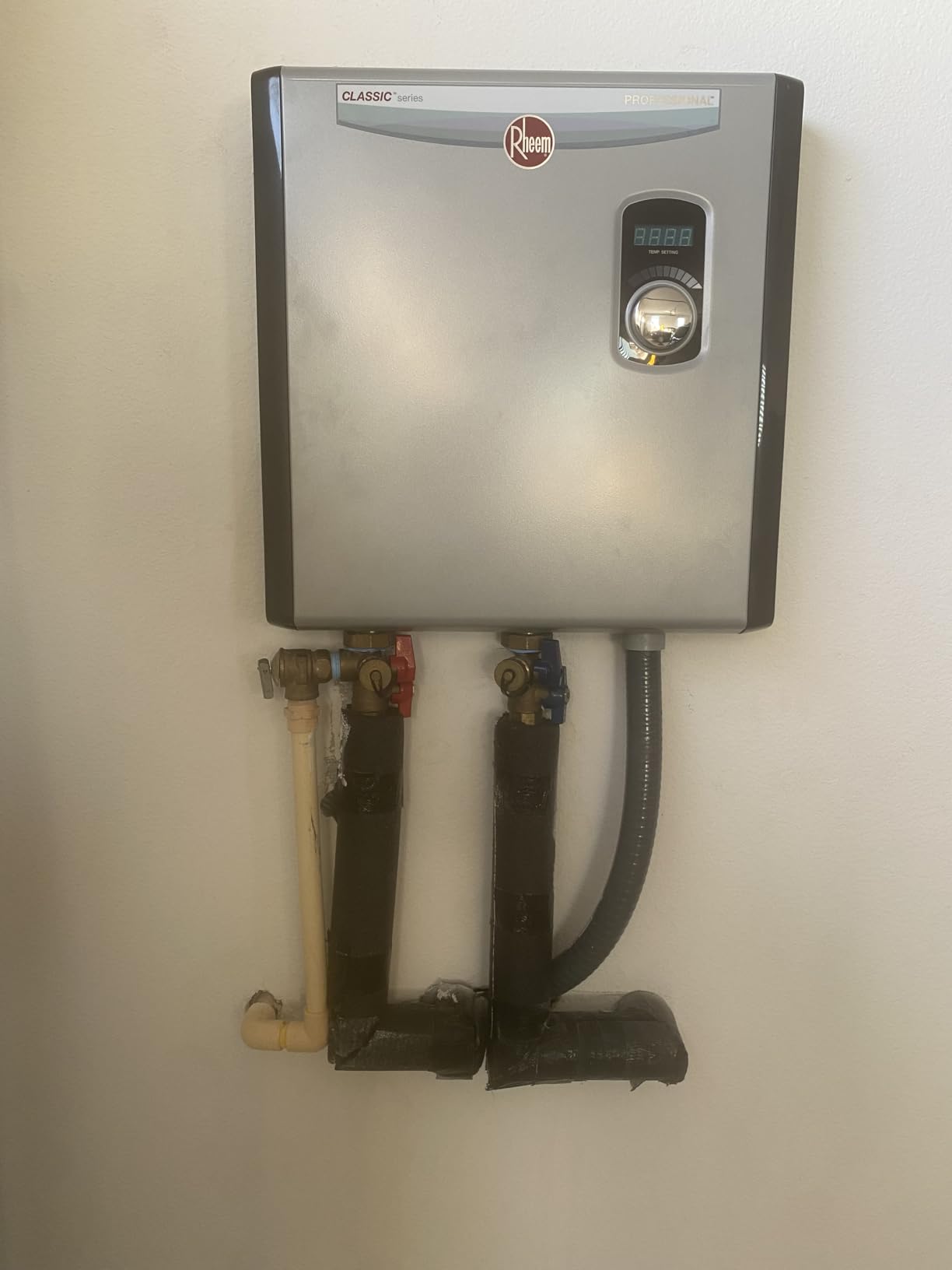 Rheem RTEX-24 24kW 240V Electric Tankless Water Heater, Gray customer photo 2