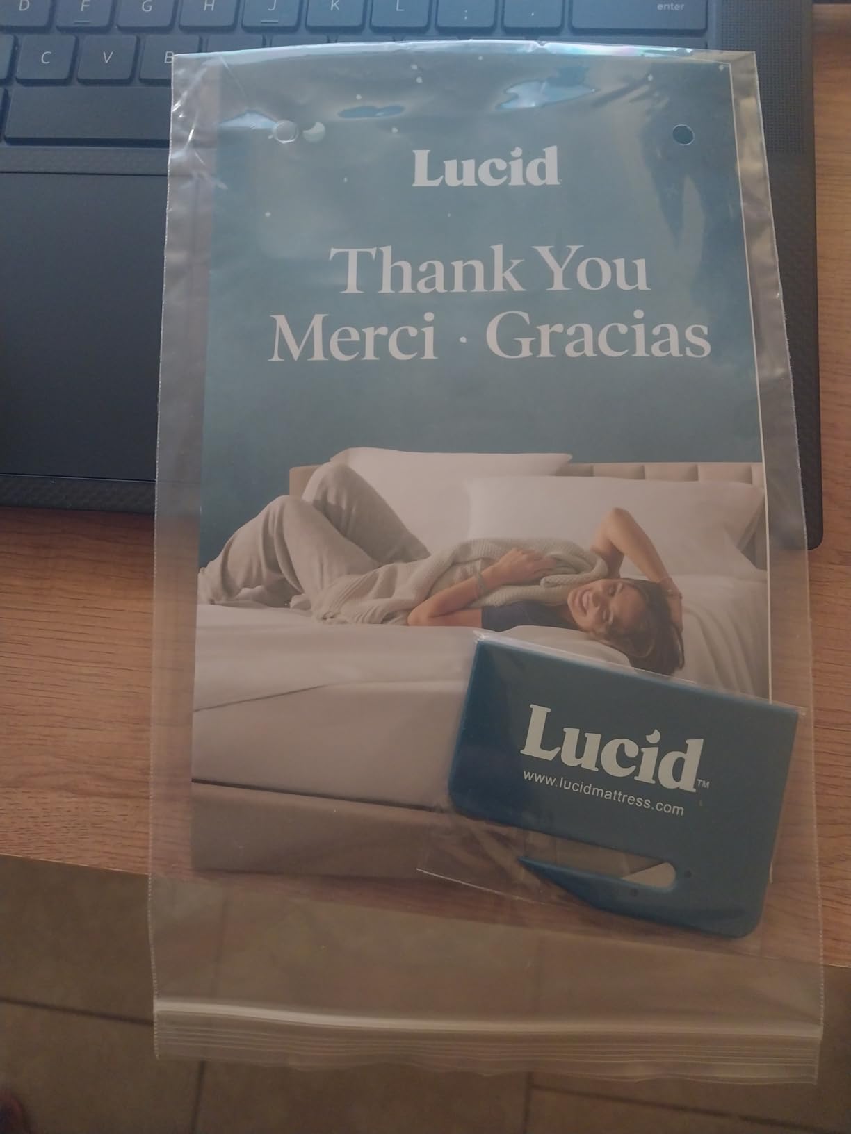 Lucid 4 Inch Memory Foam Mattress Topper, Queen Size - Cooling Gel Bed Topper - Pressure-Relieving Ultra Plush Feel - Ventilated Breathable Design - CertiPur Certified - Dorm Room Essentials customer photo 2