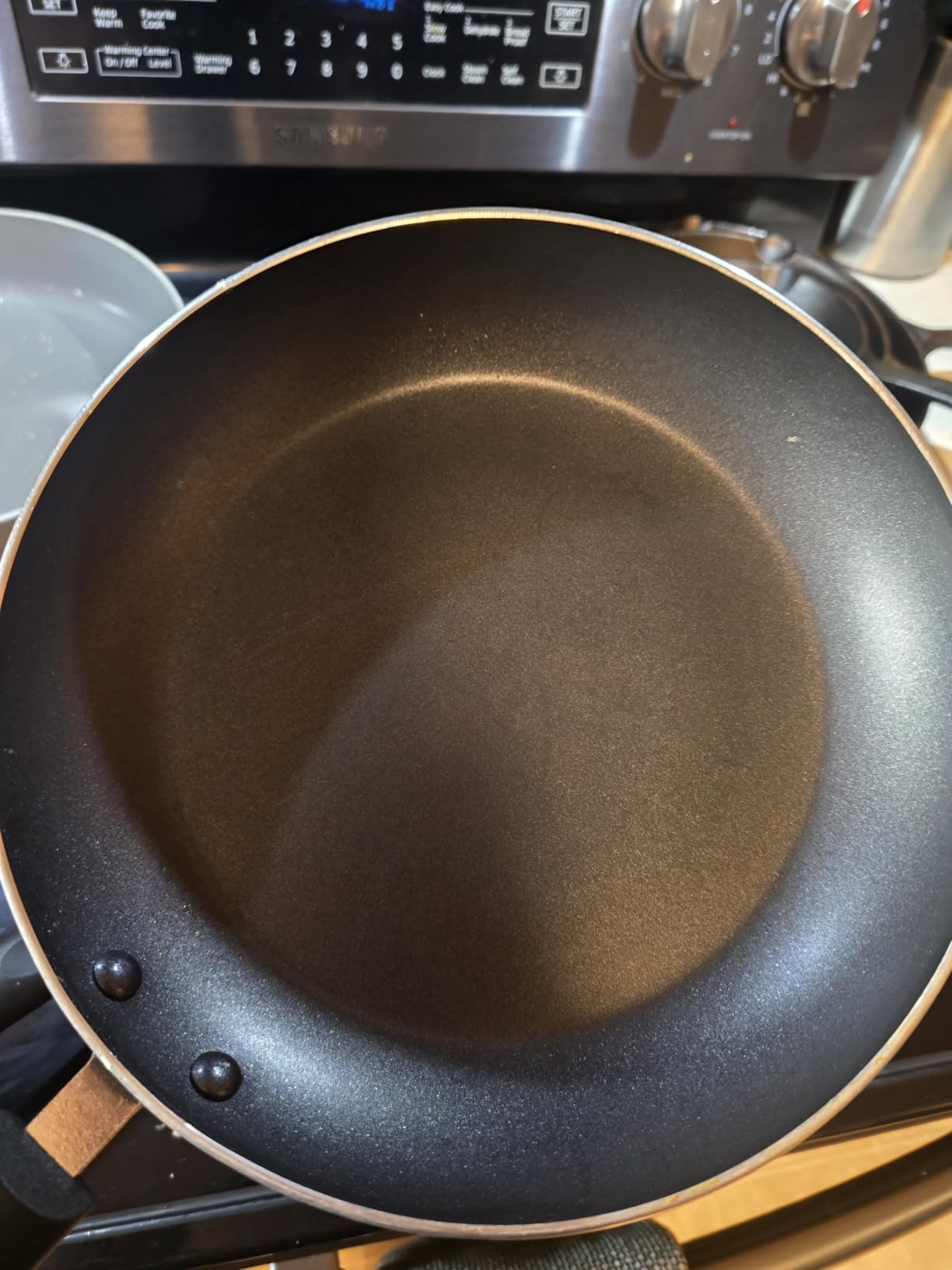 Utopia Kitchen Nonstick Cookware 3 Piece Omelette Pan Skillet Set, Nonstick Frying Pans with Induction Bottom, 8, 9.5 & 11 Inches Frying Pans with Bakelite Handles, PFOA Free, Grey customer photo 1