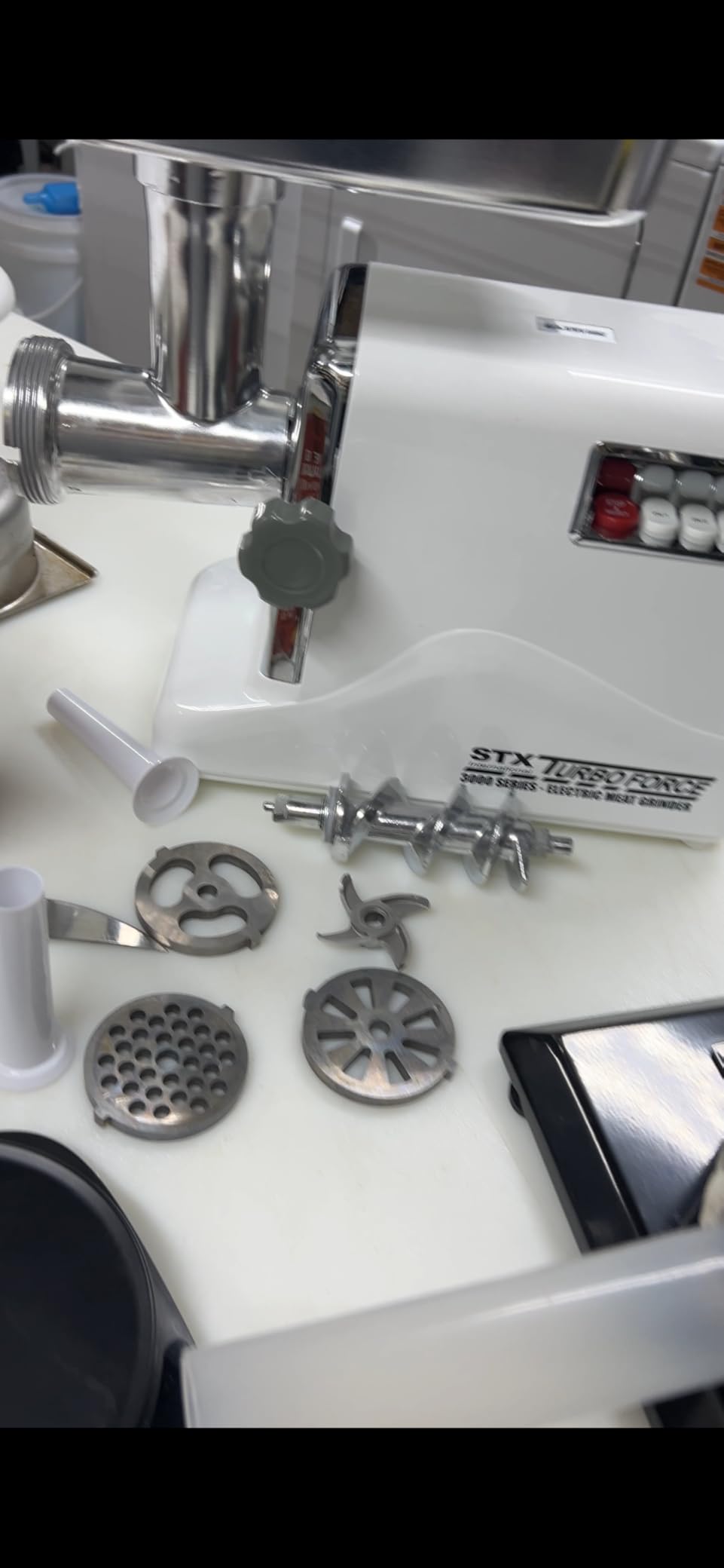 STX International Turboforce 3000 Series 6-in-1 Electric Meat Grinder | 3000W Max | 3-Speed | Foot Pedal | 5 Grinding Die | 3 Stainless Steel Blades | Sausage Stuffer | Kubbe Maker & More Included customer photo 1