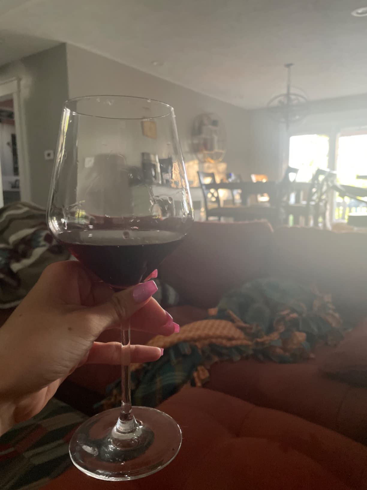 JoyJolt Layla Italian Red Wine Glasses, Set of 4, 17 oz Clear - Made in Europe customer photo 2