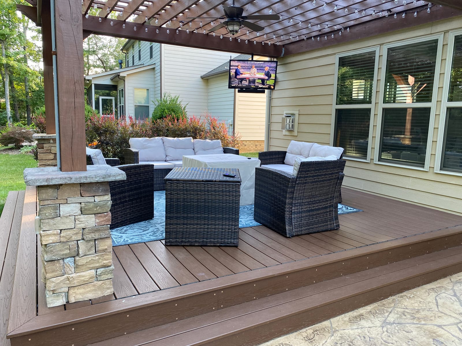 SunBrite SE 43-inch Partial Sun Outdoor TV | 4K Ultra HD LED Weatherproof Television - Includes Speaker bar (SB-SE-43-4K-BL) customer photo 1
