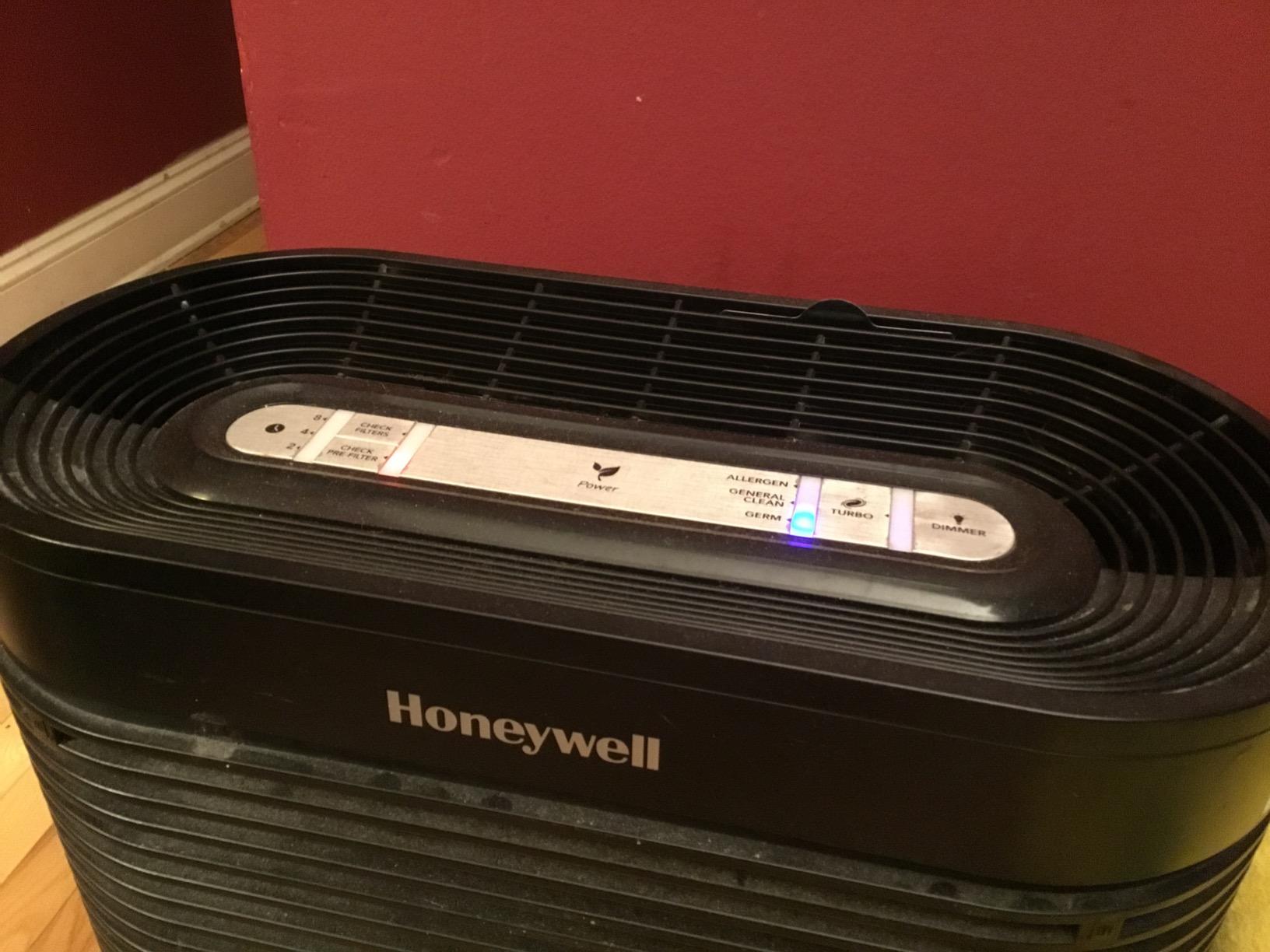 Honeywell AllergenPlus HPA304 HEPA Air Purifier for Home, 2250 Ft² Rooms in 1 hour, Reduces Allergens, Dust, Pollen, Smoke, Pet Dander, Odors customer photo 1