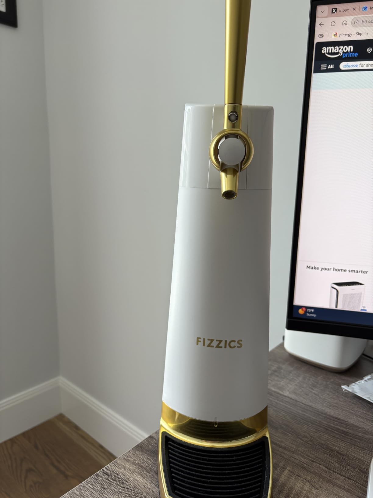 FIZZICS - DraftPour Beer Dispenser - Converts Any Can or Bottle Into a Nitro-Style Draft, Gift for Men and Beer Enthusiast, Beer Tap Draft Machine - Carbon customer photo 1