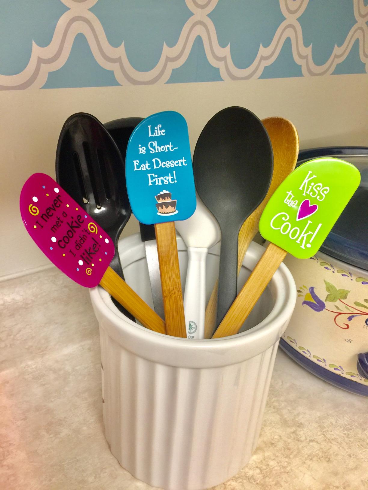 3 Piece Fun Silicone Spatula Gift Set with lovely bow and photo gift card. Easy clean, durable, high temperature and stain resistant. Bamboo handles. Great for gifts, baking, cooking, sauteing. customer photo 2