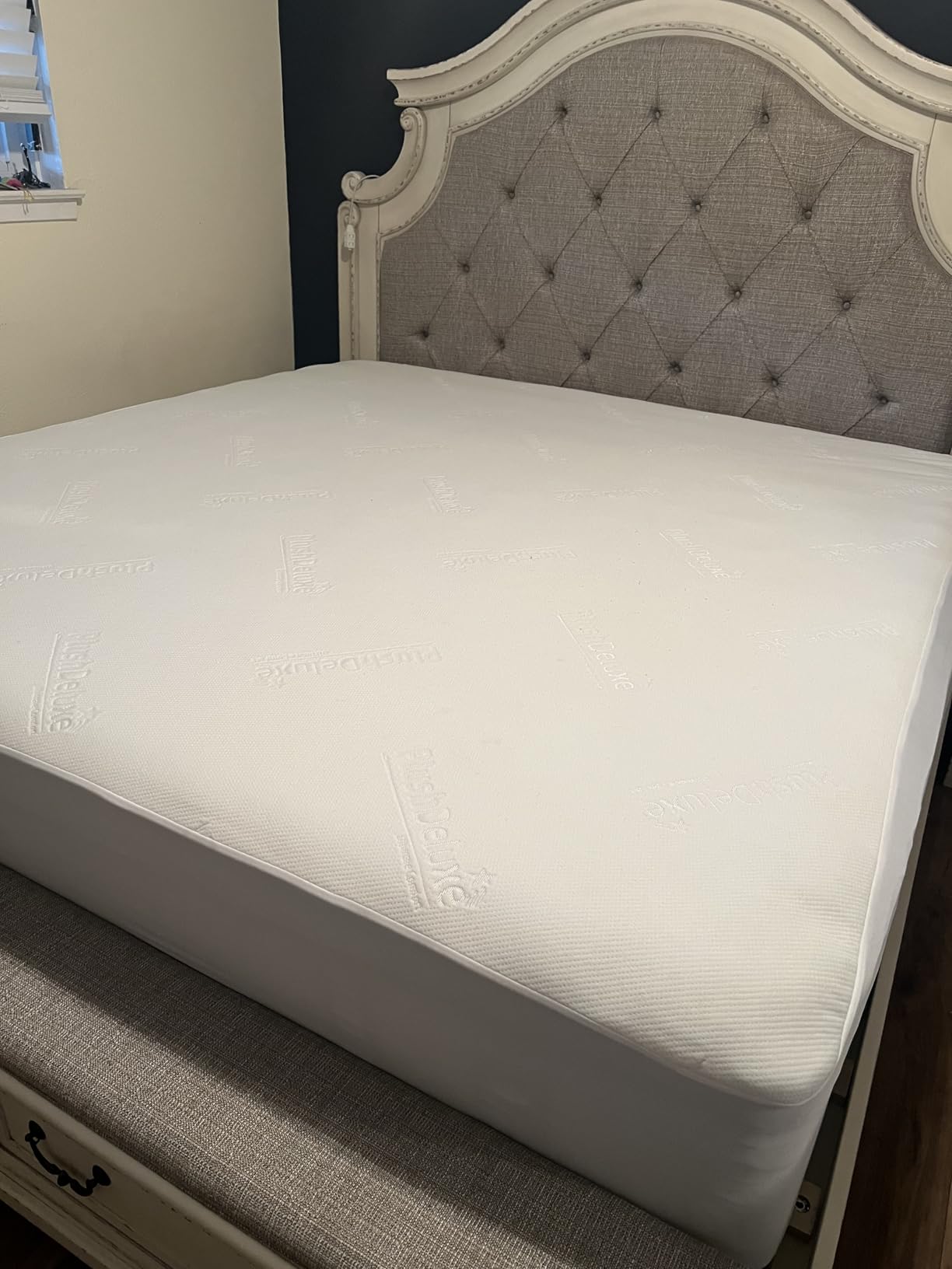 PlushDeluxe Bamboo Waterproof Mattress Protector, Queen Size, Ultra Soft customer photo 2