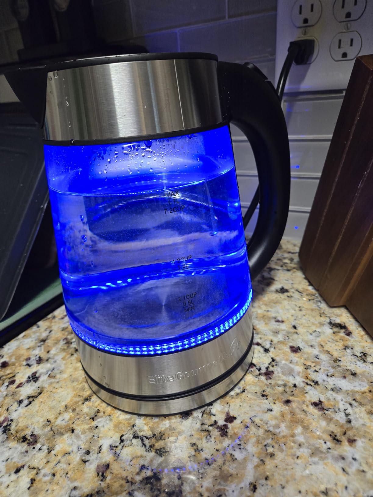Elite Gourmet EKT-602 BPA-Free Electric Glass Kettle, Cordless 360° Base | Stylish Blue LED Interior, Auto Shut-Off Function, Quickly Boil Water for Tea & More customer photo 1