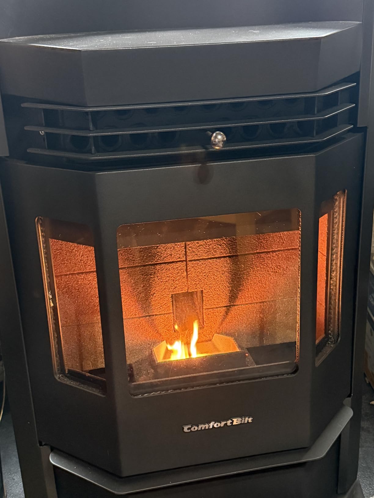 ComfortBilt HP22N Pellet Stove, 2,800 sq. ft., 80 lb. Hopper, Black customer photo 1