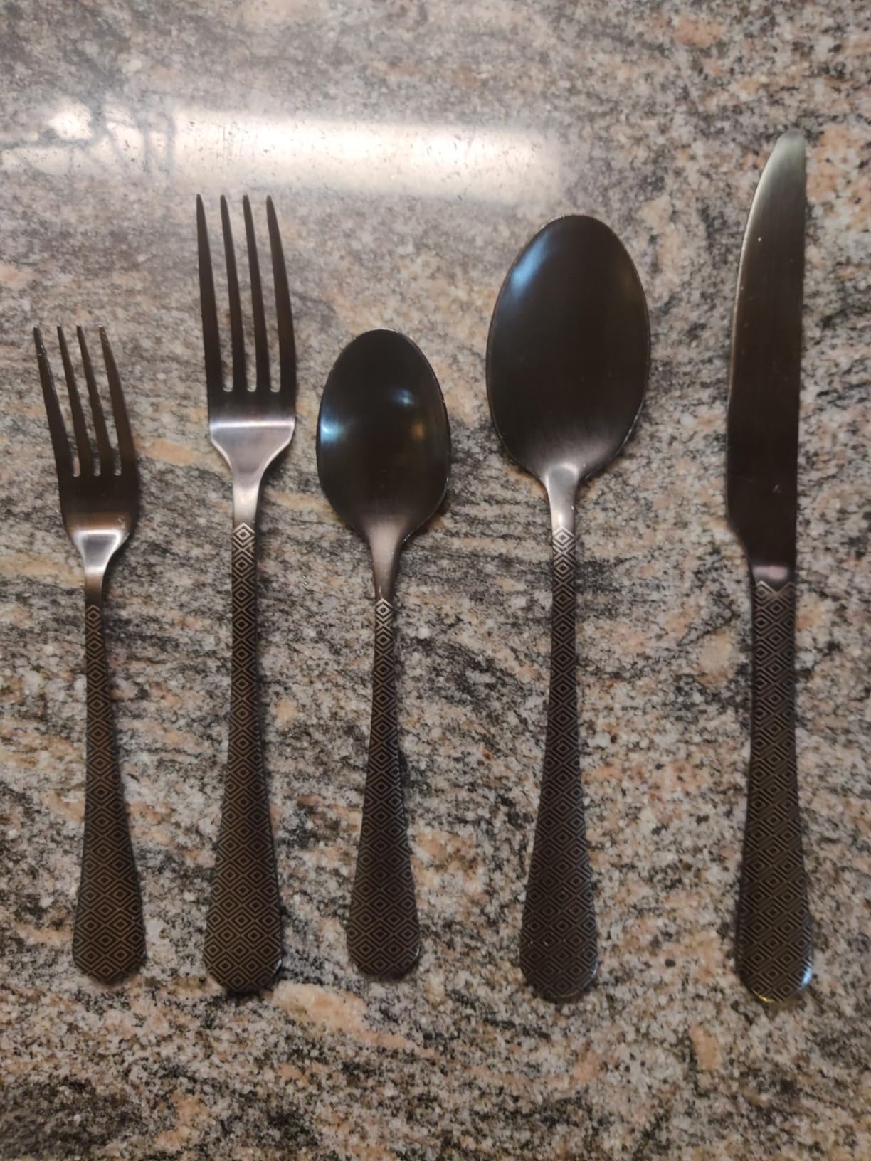 Matte Black Silverware Set, Satin Finish 20-Piece Stainless Steel Flatware Set, Kitchen Utensil Set Service for 4, Tableware Cutlery Set for Home and Restaurant, Dishwasher Safe customer photo 2