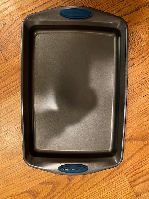 Rachael Ray Bakeware Nonstick Cookie Pan Set, Gray with Sea Salt Gray Silicone Grips, 3-Piece customer photo 2