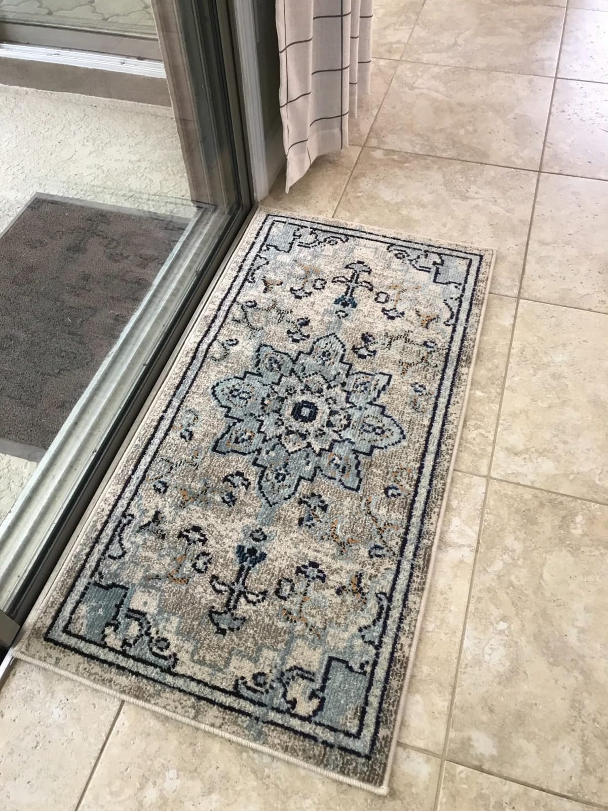 SAFAVIEH Area Rug 9x12 - Madison Collection - Large - Cream & Blue, Boho Chic Distressed Medallion Design, Non-Shedding & Easy to Clean, Ideal for Living Room, Bedroom, Dining Space (MAD473B) customer photo 1
