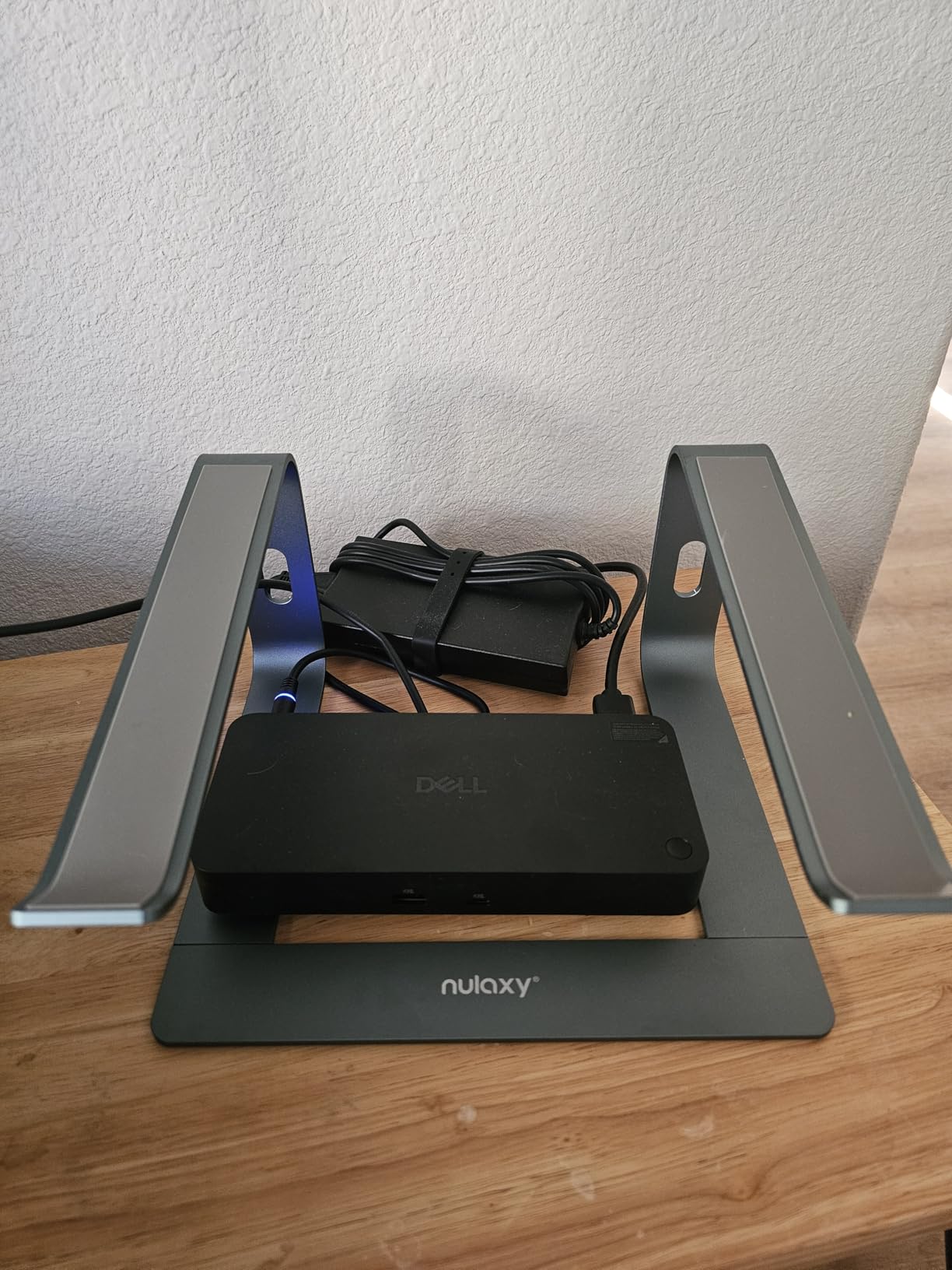 Nulaxy Full Aluminum Laptop Stand, Stable Support to 22 lbs, Open Cooling | Detachable for Portable Storage, Easy Setup, Saves Desk Space, Compatible with 10-16 Inch Laptops, Office Desk Accessories customer photo 2