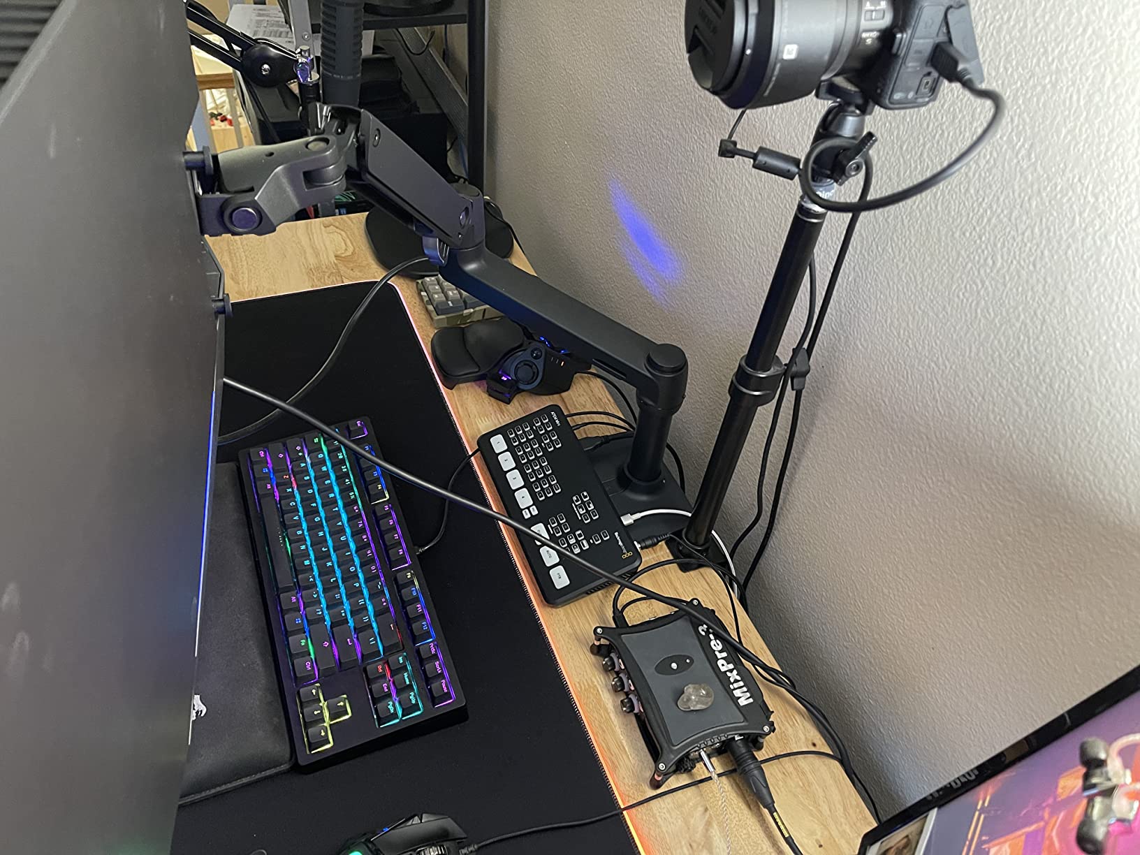 Ergotron - LX Monitor Arm, Single Monitor Desk Mount - fits Flat Curved Ultrawide Computer Monitors up to 34 Inches, 7 to 25 lbs, VESA 75x75mm or 100x100mm - Matte Black customer photo 2