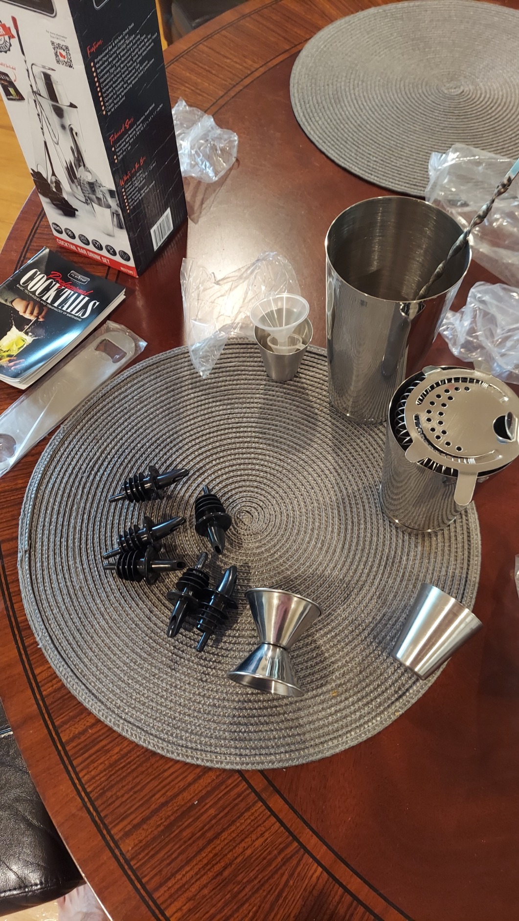 NutriChef Mixology Bartender Cocktail Shaker Set - Includes 15 & 30 oz Stainless Steel Shakers, 6 Bottle Pourers & More - Essential Martini Making Kit - Drink Mixing Set - 15 Piece Cocktail Bar Set customer photo 2