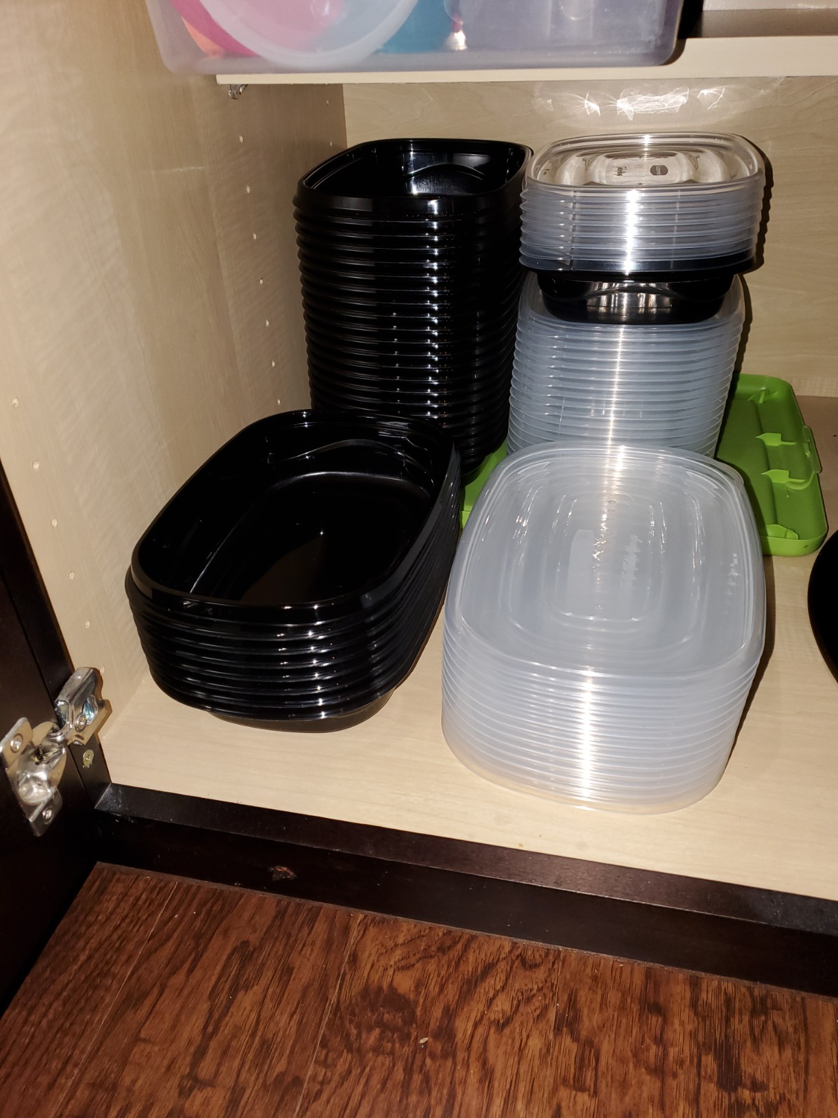 Rubbermaid TakeAlongs Food Storage Containers, Set of 22 (44 Pieces Total) | for Meal Prep, Lunch for Adults & Kids | Reusable & Stackable, 4-Cup, 22-Pack, Black customer photo 1