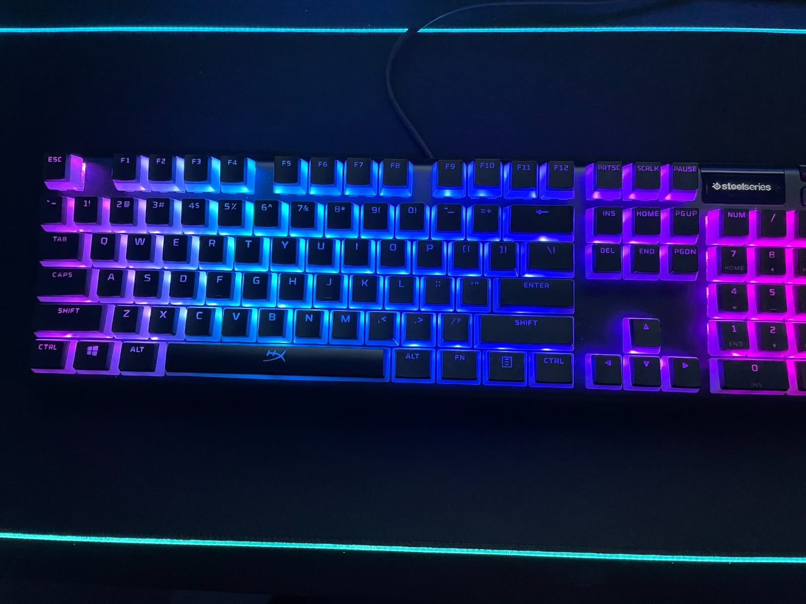 SteelSeries USB Apex 5 Hybrid Mechanical Gaming Keyboard - Per-Key RGB Illumination - Aircraft Grade Aluminum Alloy Frame - OLED Smart Display (Hybrid Blue Switch) customer photo 1