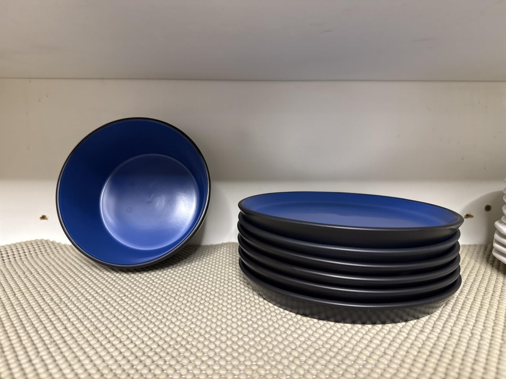 Stone Lain Albie Stoneware 32-Piece Modern Dinnerware Set, Kitchen Plates and Bowls Sets, Service for 8, Blue and Black, Microwave & Dishwasher Safe customer photo 1