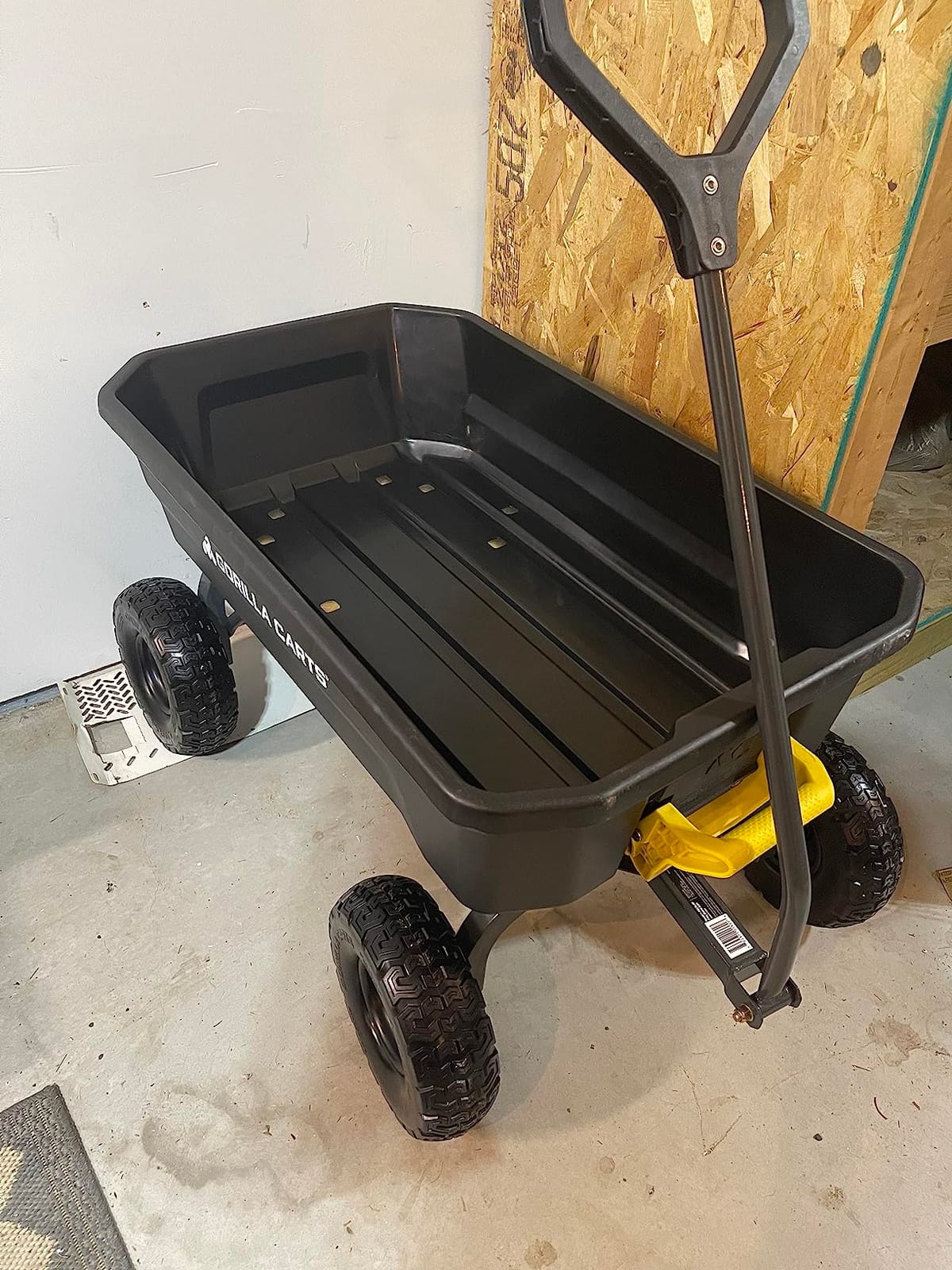 Gorilla Carts Dump Garden Cart, 4 Cu Ft, 600 lb Capacity, No-Flat Tires customer photo 2