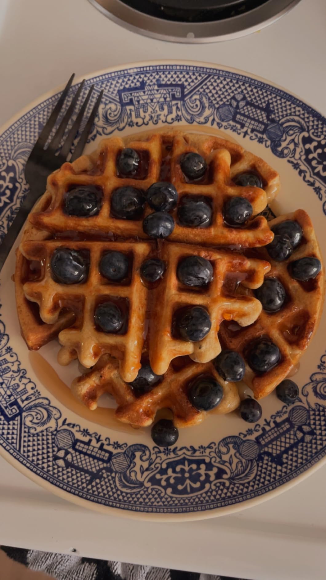 Hamilton Beach Double Flip Belgian Waffle Maker, Makes 2 Waffles At Once, Removable Dishwasher-Safe PFAS-Free Nonstick Plates, 26201MN customer photo 2