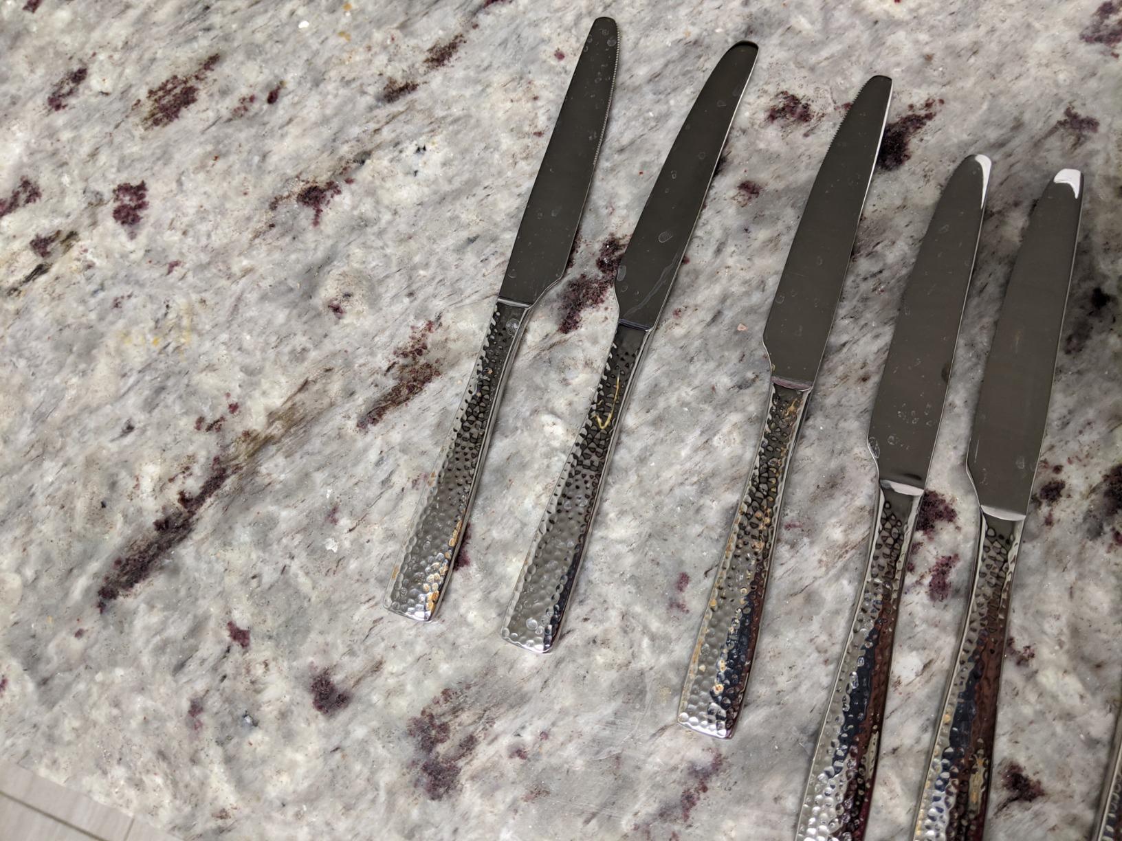 Hudson Essentials 40-Piece Hammered Stainless Steel 18/10 Flatware Silverware Set, Service for 8 (40-Piece Set) customer photo 1