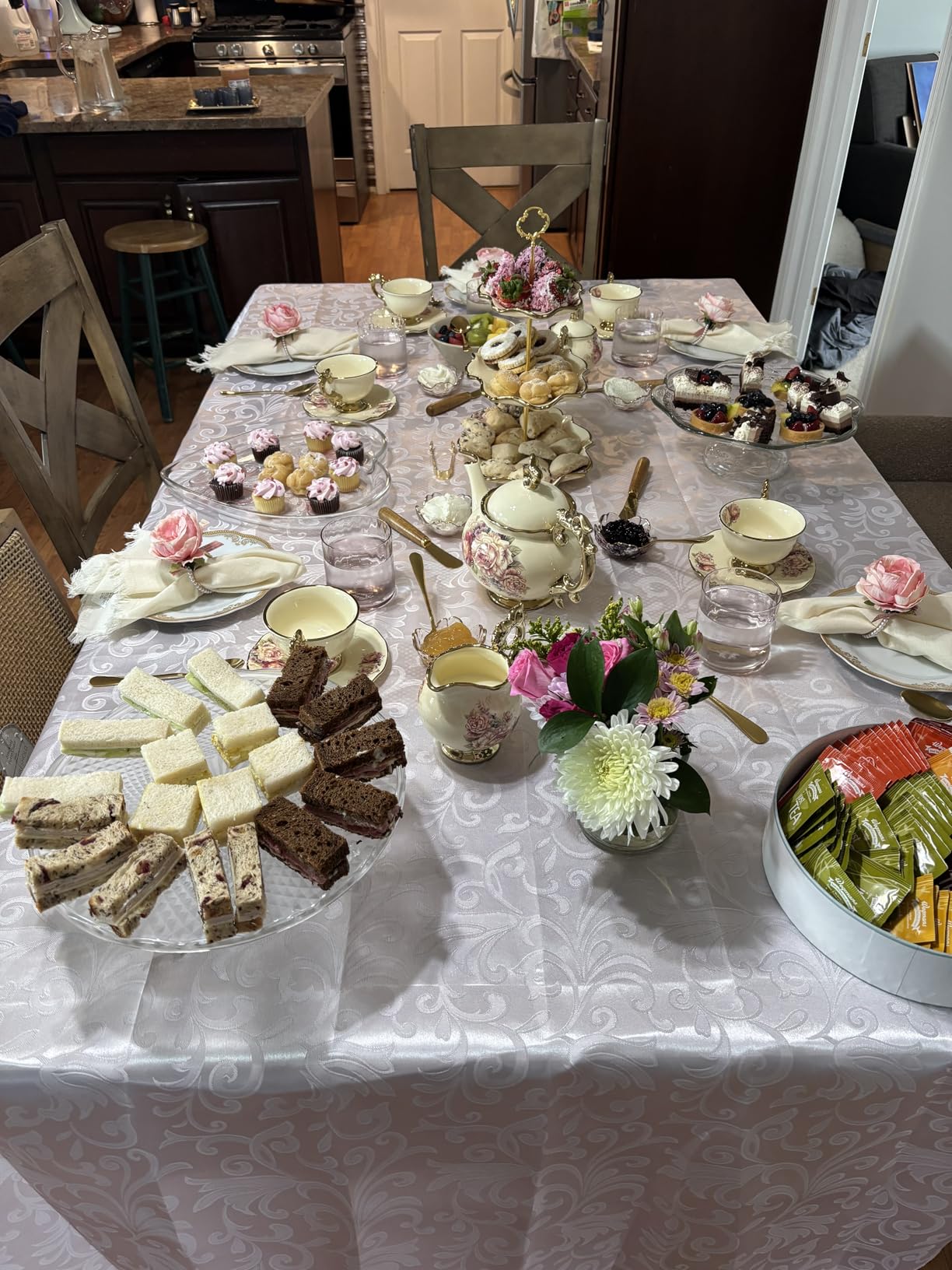 fanquare 15 Pieces British Porcelain Tea Set, Floral Vintage China Coffee Set, Wedding Tea Service for Adult, Big Tea Cup customer photo 2