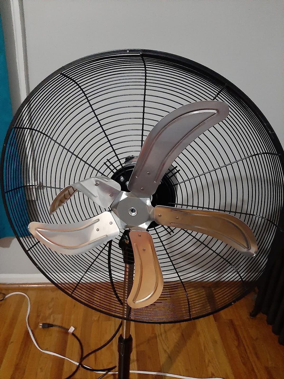 Tornado 20 Inch High Velocity Metal Oscillating Pedestal Fan Commercial, Industrial Use 3 Speed 5000 CFM 1/6 HP 6.6 FT Cord UL Safety Listed customer photo 1