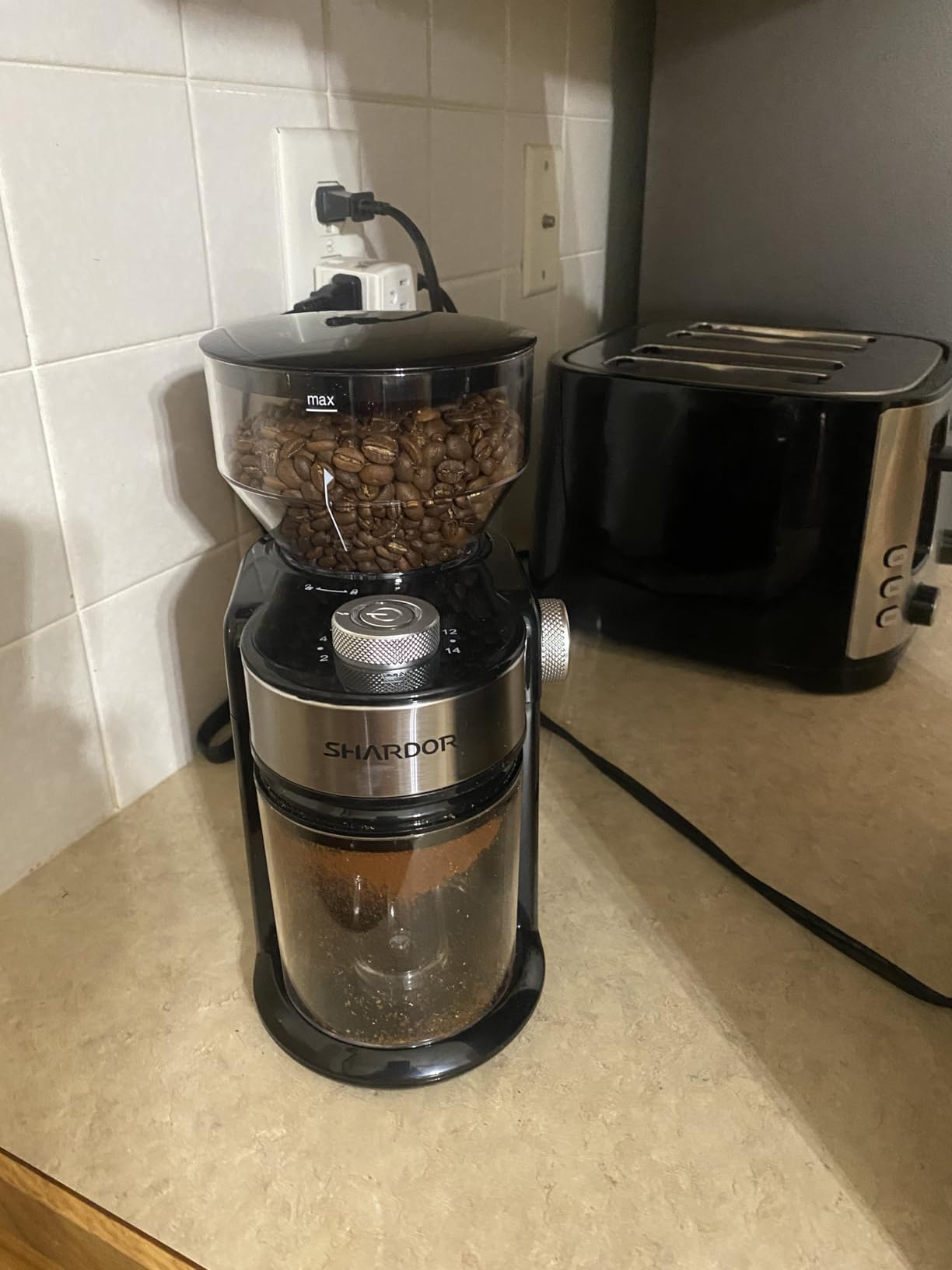 SHARDOR Electric Burr Coffee Grinder 2.0, Automatic Coffee Bean Grinder for Home Use, Adjustable Burr Mill with 16 Precise Settings for Espresso & French Press, Glossy Black customer photo 1