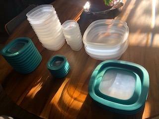 Rubbermaid EasyFindLids with Press & Lock Leak Proof Lids Food Storage Set, Meal Prep Containers, 12 Piece customer photo 2