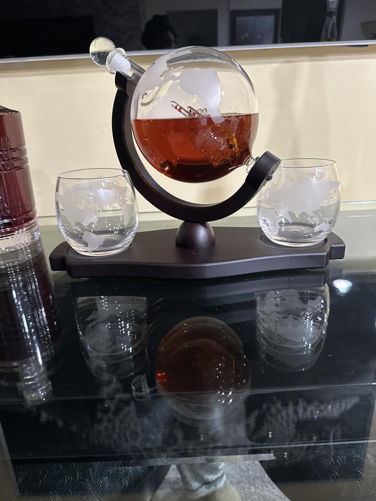 Whiskey Globe Decanter Set with 2 Glasses in Gift Box - Whiskey decanter for Liquor, Whiskey, Brandy, Gin, Rum, Tequila, Vodka, and Brandy - Home Bar Accessories for Men and Women customer photo 2