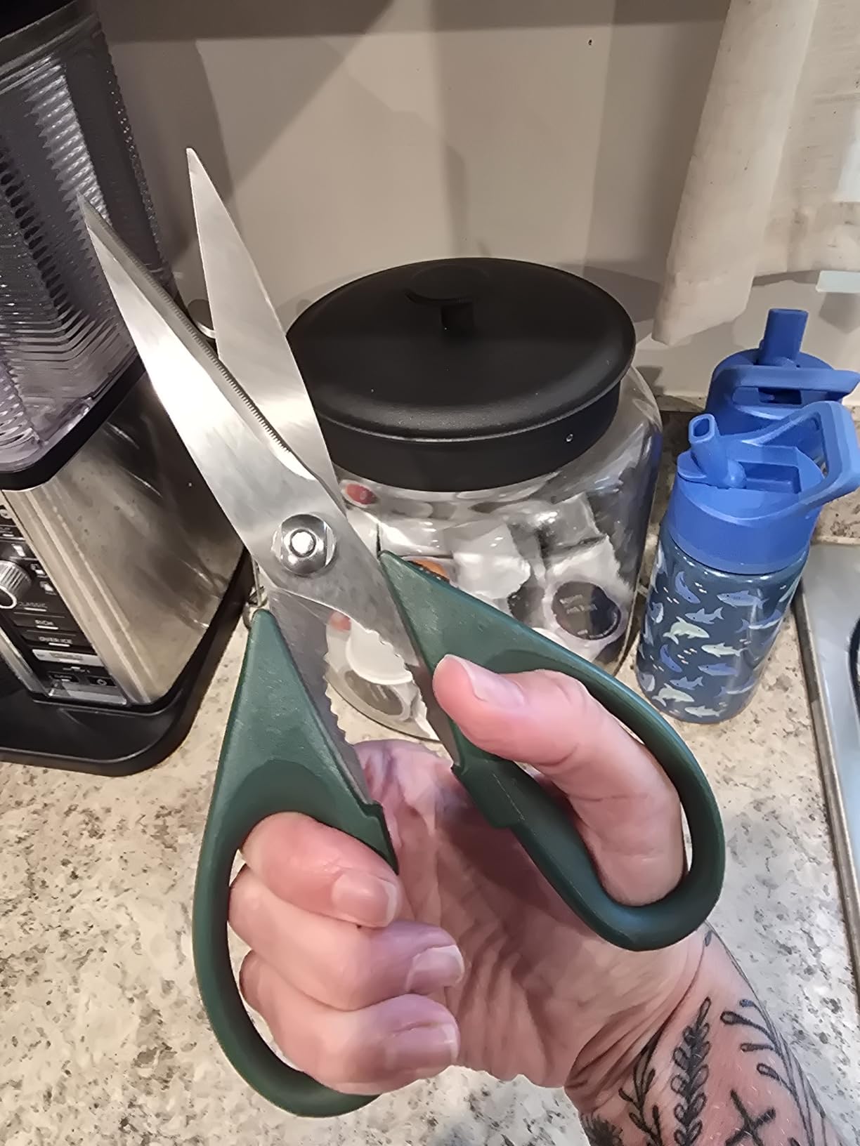 iBayam Kitchen Scissors Shears All Purpose Heavy Duty 2-Pack, Ultra-Sharp Stainless Blades, Soft Comfort-Grip, Dishwasher Safe customer photo 2