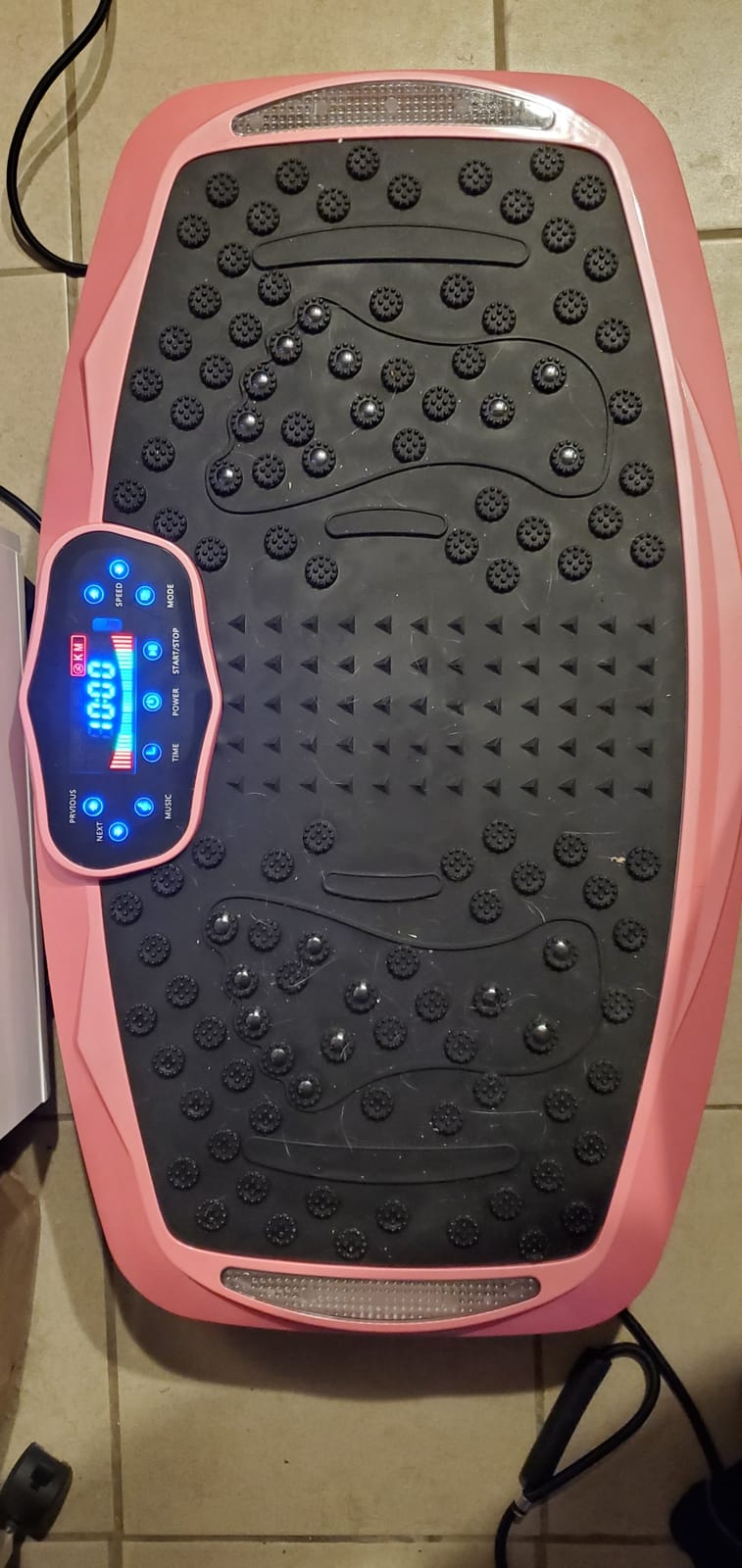 nimto Vibration Plate Exercise Machine Whole Body Workout Vibration Fitness Platform for Home Fitness & Weight Loss + BT + Remote, 99 Levels customer photo 2