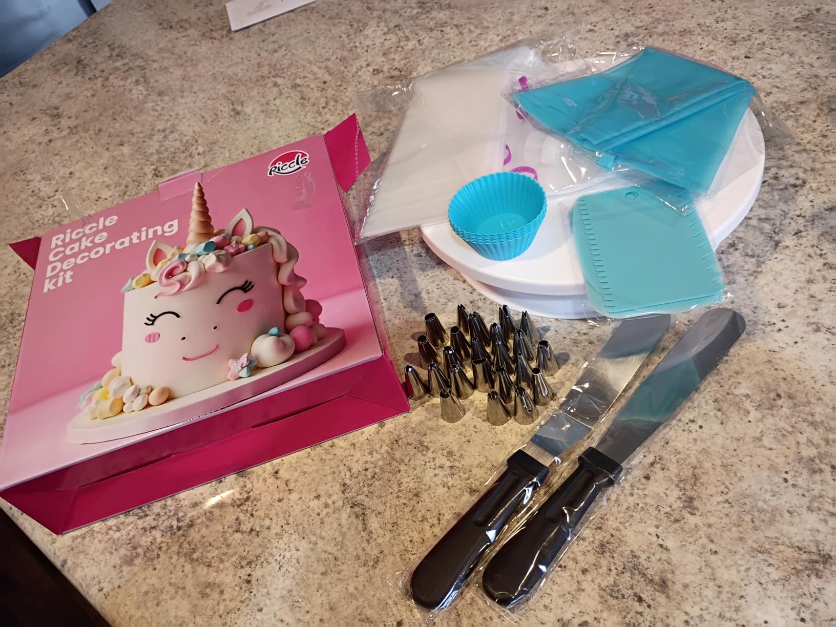 Riccle 94 pcs Cake Decorating Kit with Cake Turntable - Includes 50pcs 16 Inch Disposable + 2 Reusable Piping Bags and Tips Set, 24 Icing Piping Tips, 2 Spatulas, 3 Icing Comb Scraper, 6 Cake Liners customer photo 1