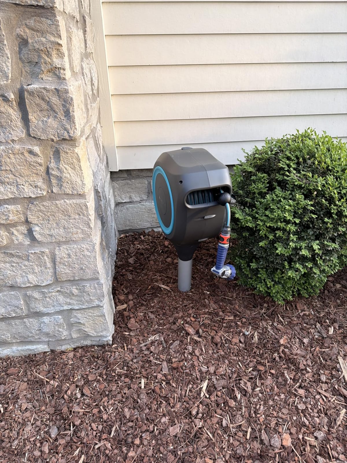 GARDENA Automatic Retractable Garden Hose Reel - 66 Feet - 360 Degree Swivel Outdoor Hose Reel with Metal Spike Base customer photo 2