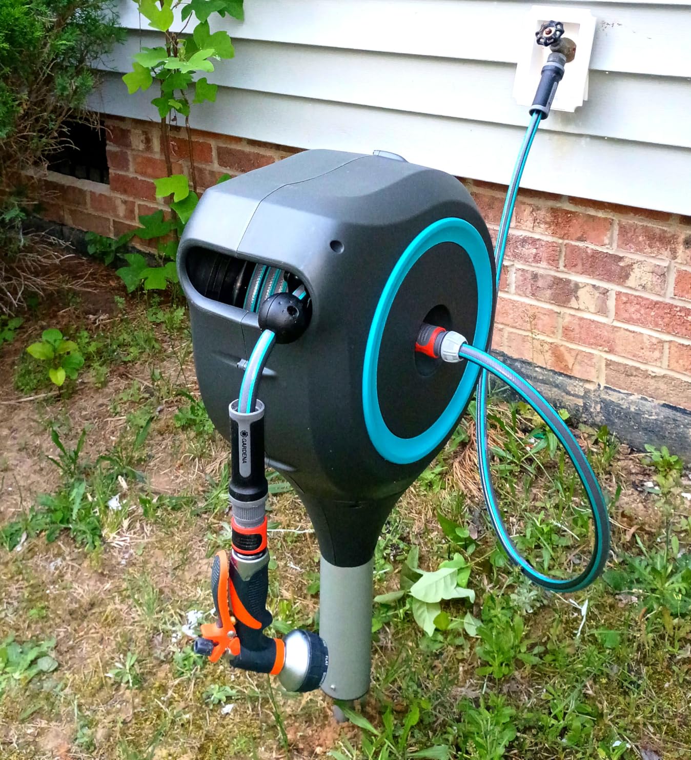 GARDENA Automatic Retractable Garden Hose Reel - 50 Feet - 360 Degree Swivel Outdoor Hose Reel with Metal Spike Base customer photo 1