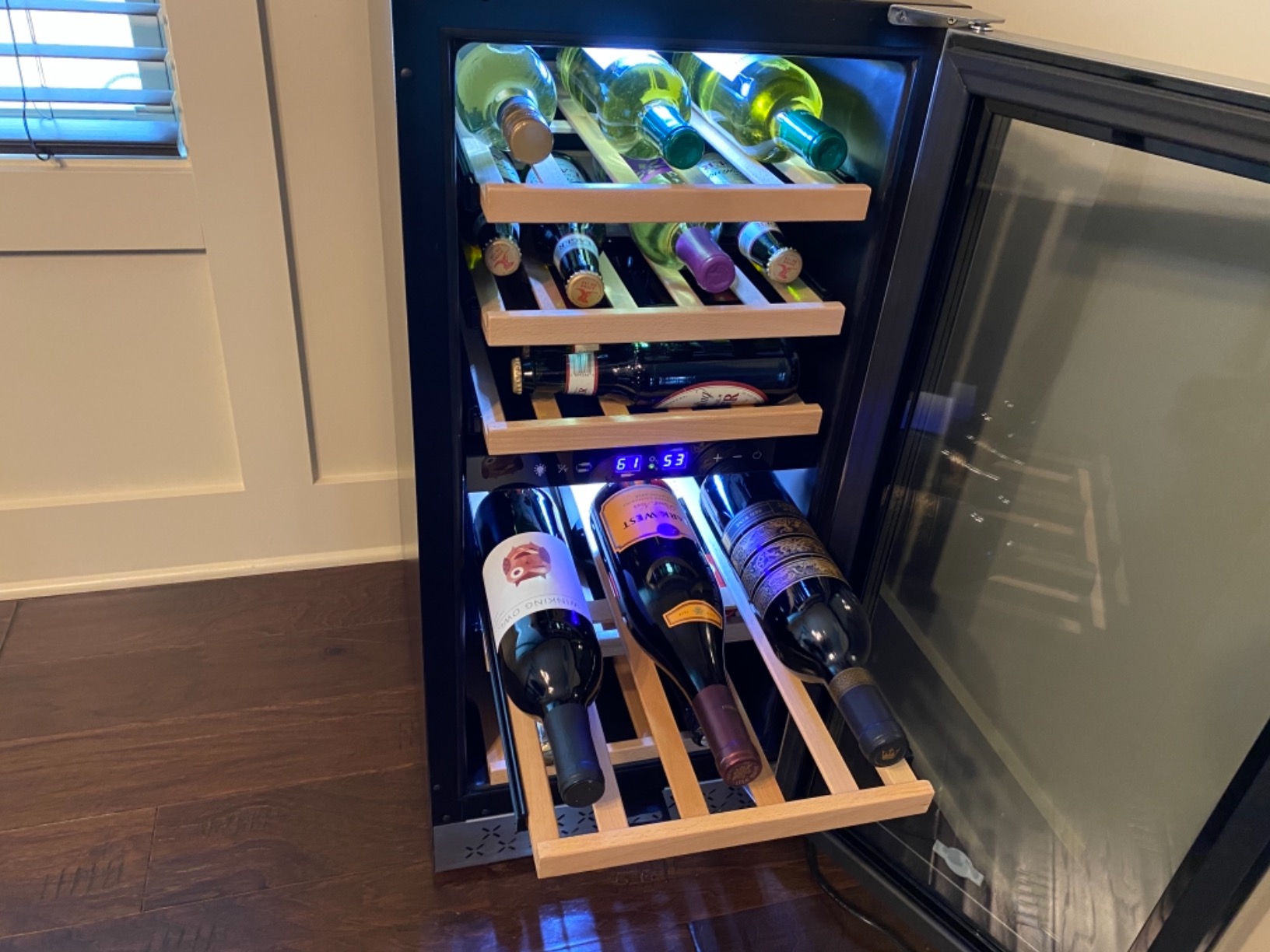 Tylza Mini Fridge 15 Inch Wine Cooler Under Counter, 30 Bottles Dual Zone Wine Fridge with Safety Lock, Wine Refrigerator Freestanding, Built-in Wine Cellars customer photo 2