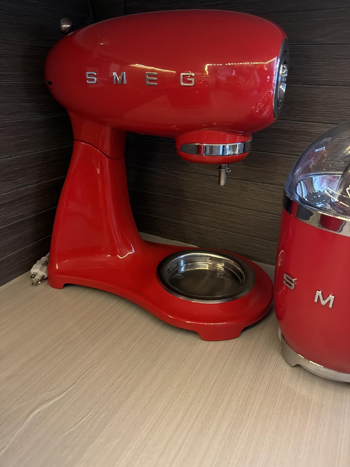 SMEG SMF03 Stand Mixer - 5 Qt Tilt-Head Mixer with Stainless Steel Bowl, 10 Speeds, Retro 50s Vintage Style - Black customer photo 2