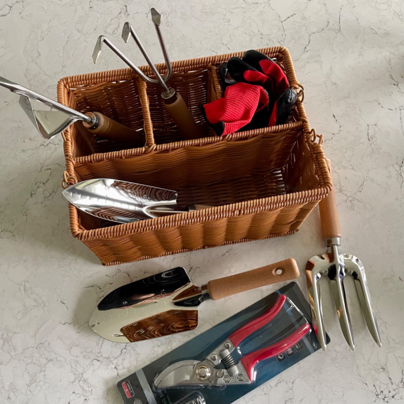 SOLIGT 8 Piece Garden Tools Set with Basket, Gardening Gifts for Women Men | Heavy Duty Stainless Steel Pruning Shears, Trowels, Weeder, Rake, Garden Hand Tools And Gloves With Wood Handles customer photo 2