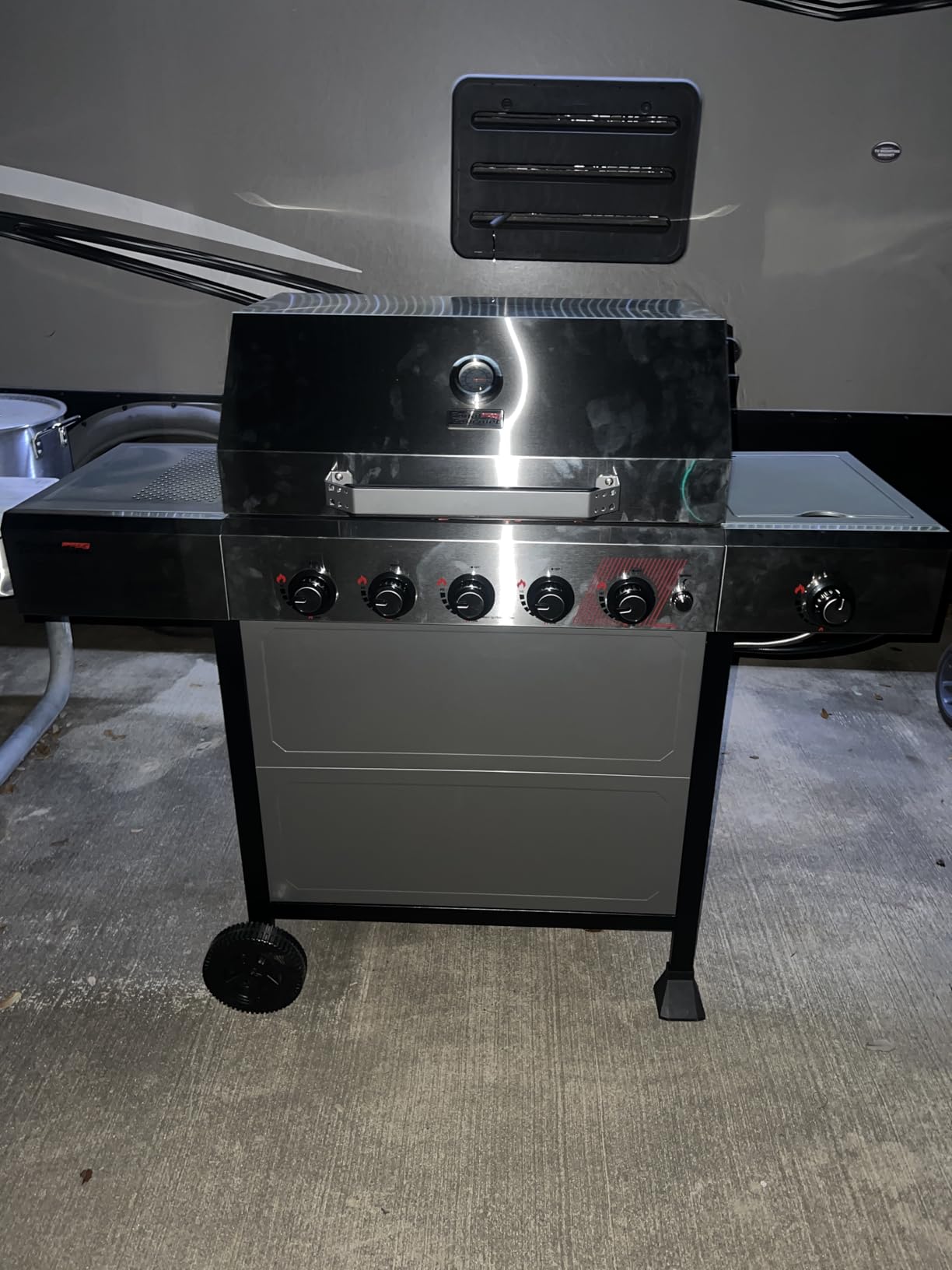 Royal Gourmet GA5401T 5-Burner BBQ Liquid Propane Gas Grill with Side Burner, Stainless Steel 61,000 BTU Output for Patio Garden Picnic Backyard Cooking, Silver customer photo 2