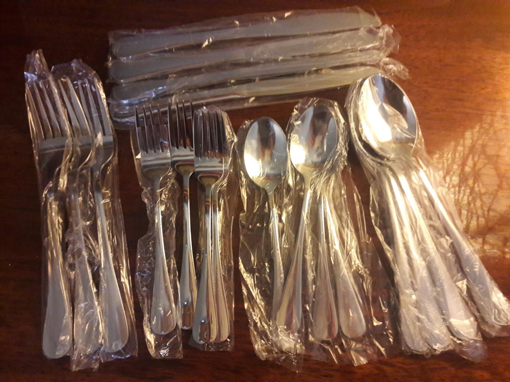 LIANYU 30 Piece Matte Black Silverware Set, Satin Finish Black Flatware Cutlery Set for 6, Stainless Steel Kitchen Utensil Tableware for Home Restaurant Party, Dishwasher Safe customer photo 2