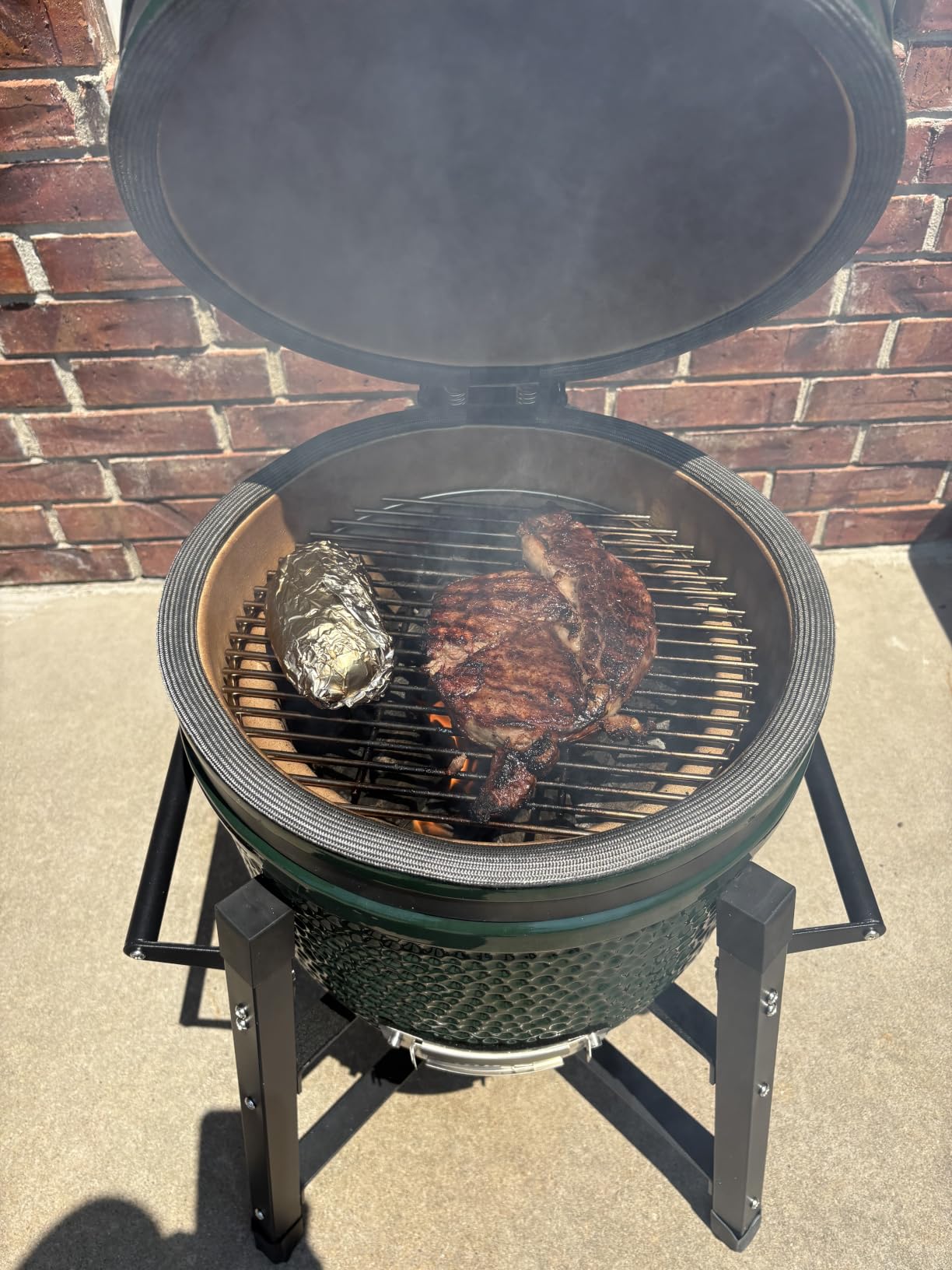 London Sunshine Ceramic Kamado Charcoal BBQ Grill and Smoker, Stainless Steel Grates - 15