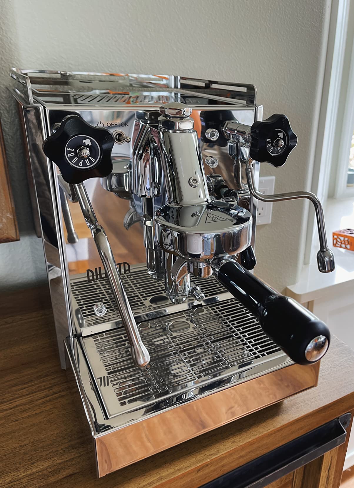 Diletta Bello Espresso Machine | Heat Exchanger | E61 | Manual Control | 3 Liter | Made In Italy | (Stainless Steel) customer photo 1