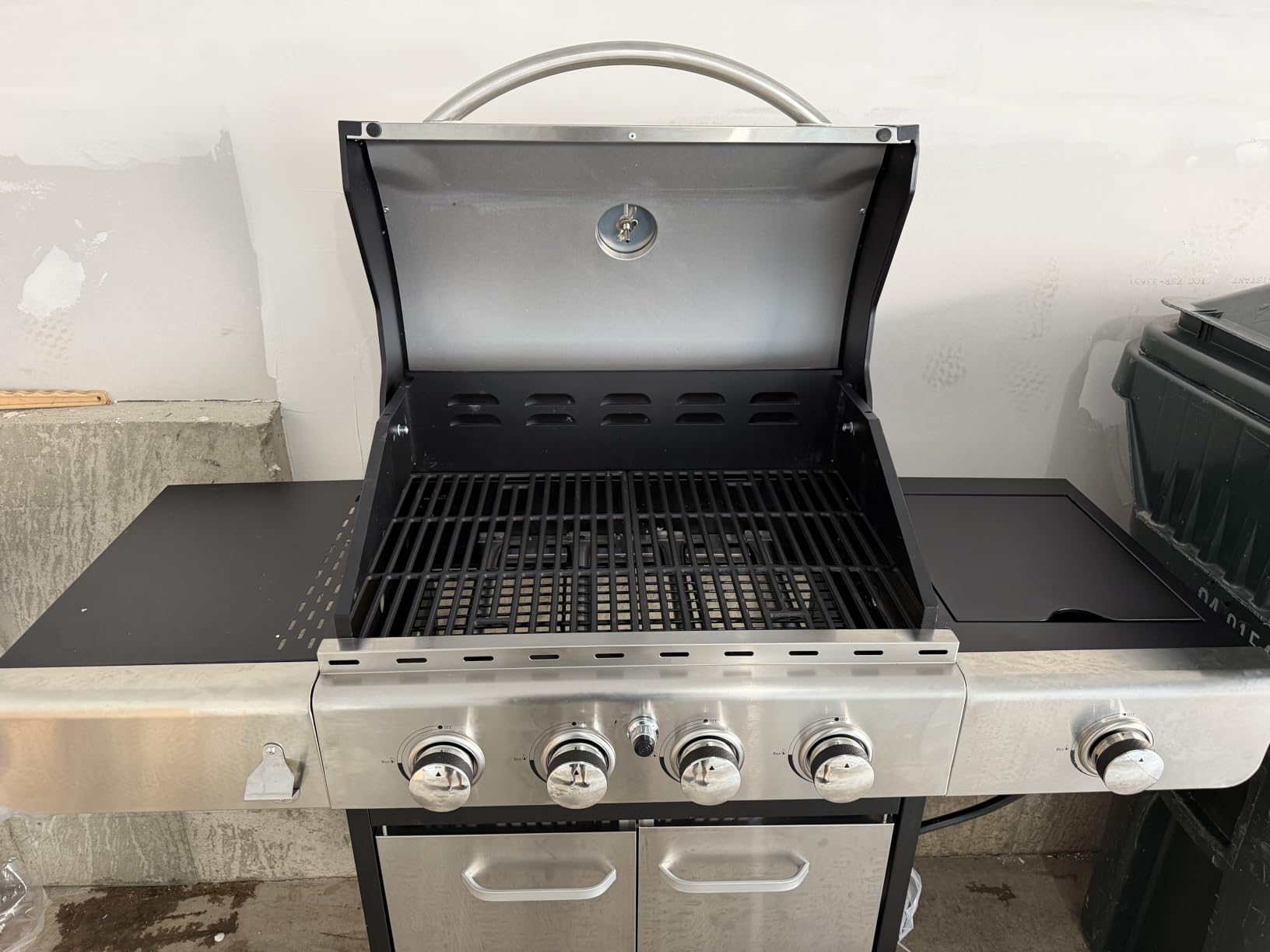 Sophia & William Propane Gas BBQ Grills with Side Burner, 4 Burner, Silver | 42,000BTU Porcelain-Enameled Cast Iron Grates, Stainless Steel Barbecue Grill for Backyard Outdoor Cooking, Patio Family Party customer photo 2