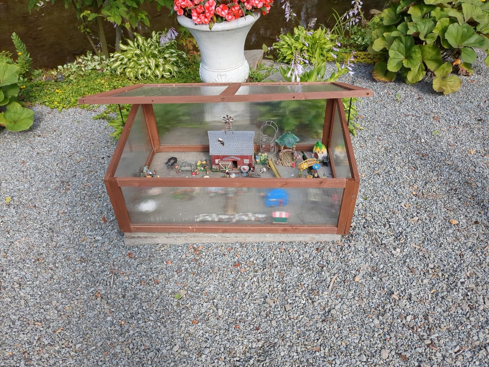 Outsunny Wooden Cold Frame Mini Greenhouse 39
