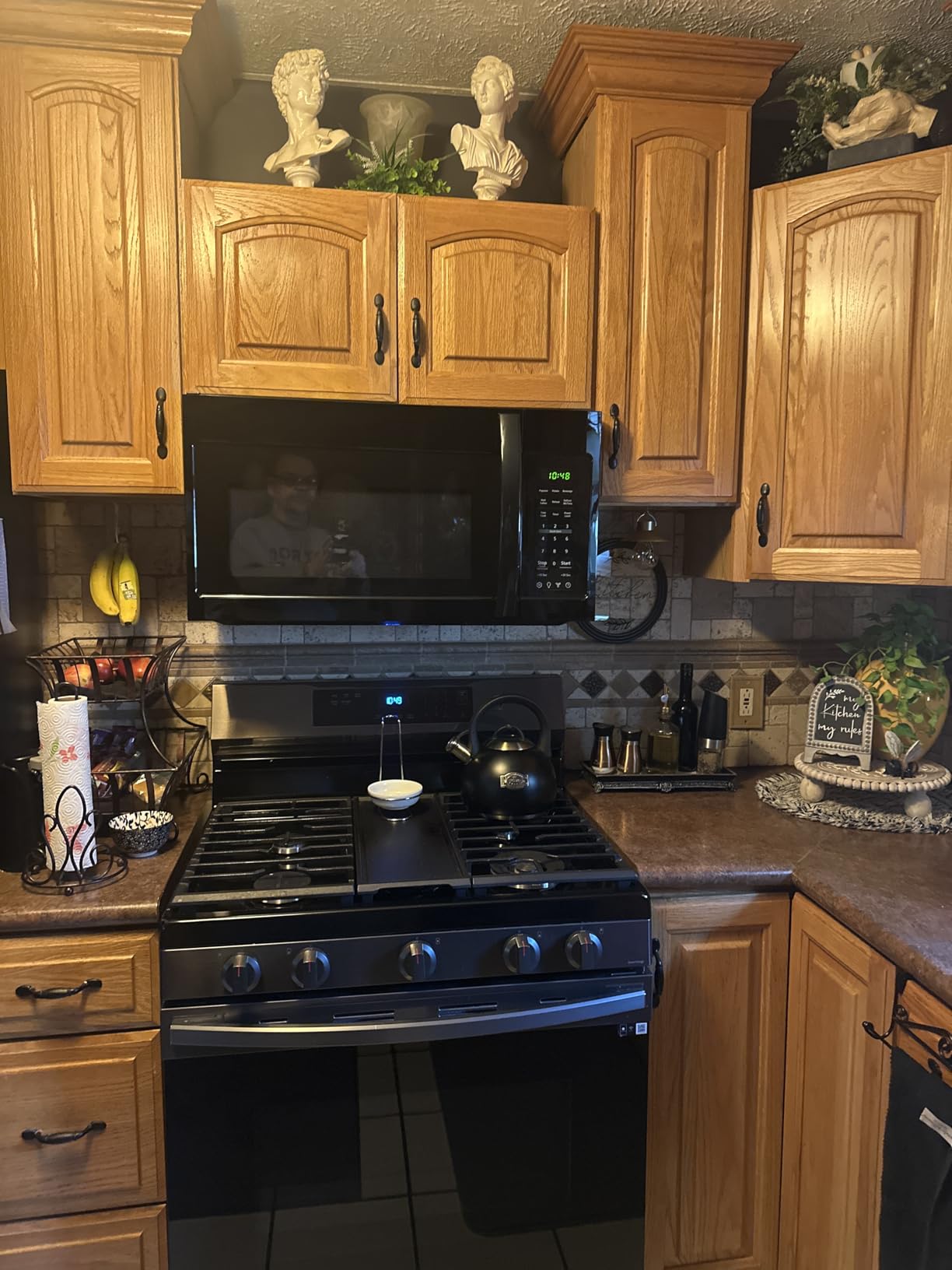 BLACK+DECKER Over the Range Microwave Oven, 1.9 Cu.Ft, 1000W, 400 CFM | One Touch Auto Cook, 10 Power Levels, 2-Speed Venting Fan, Cooktop LED Lighting, Over-the-Range customer photo 2