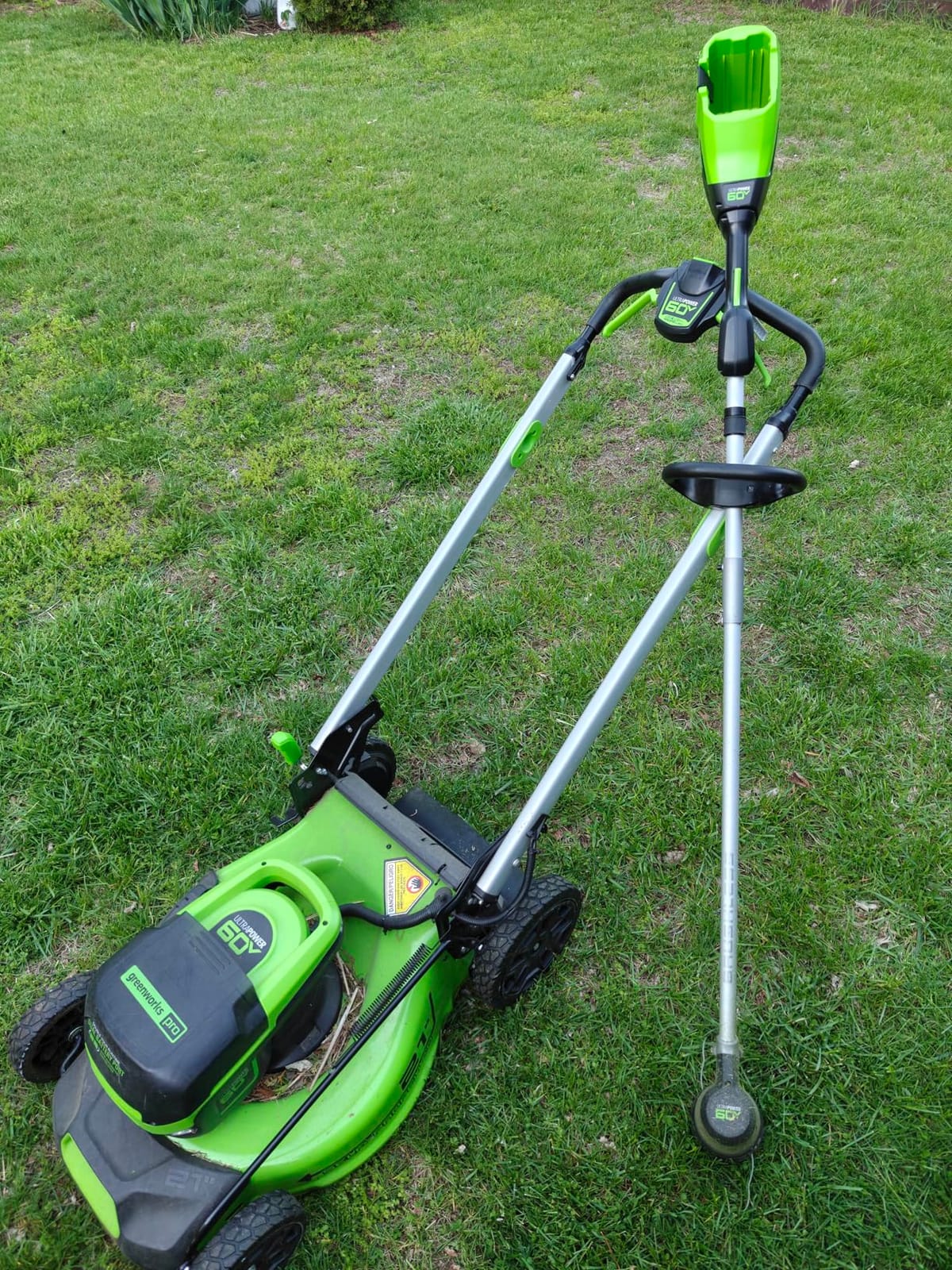 Greenworks 60V 21 in Self-Propelled Lawn Mower, (2) 4.0 Ah Battery Kit customer photo 2