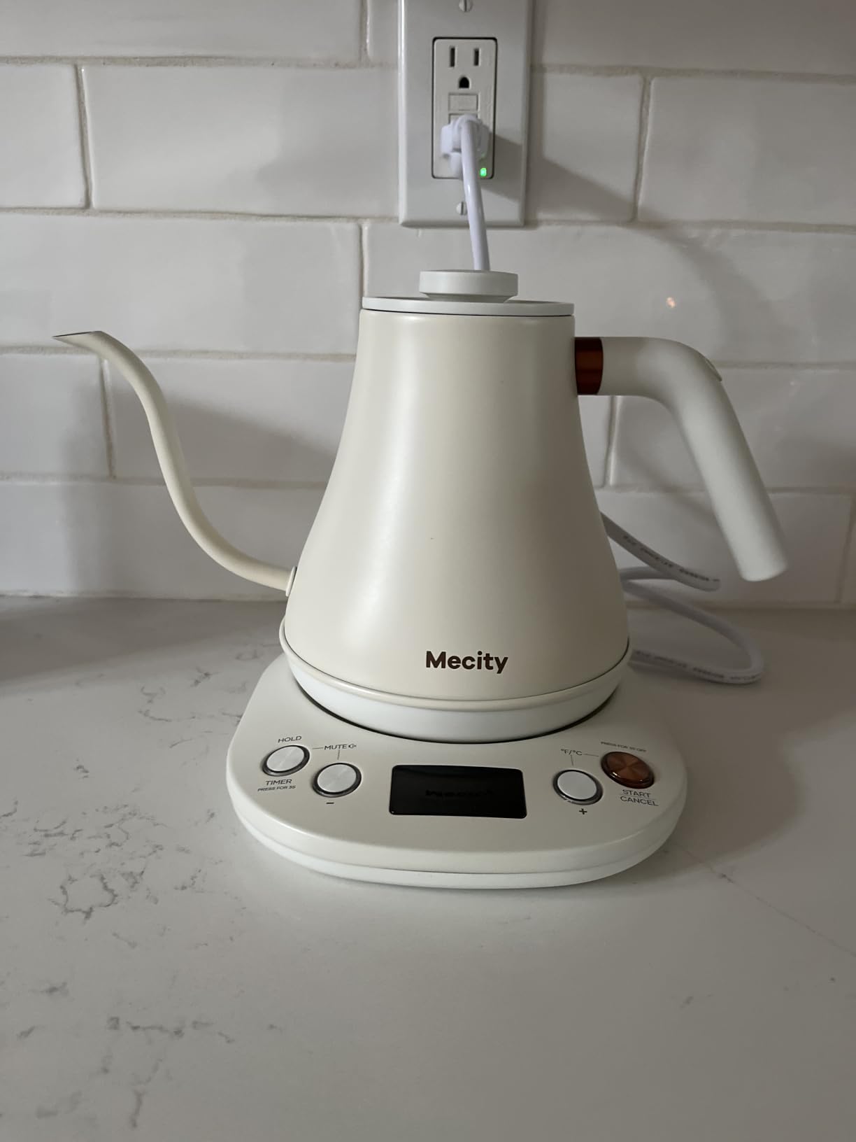 Mecity Electric Kettle Gooseneck Pour Over Kettle plus or minus 1 degree F Temperature Control Quick Heating Water Boiler for Coffee & Tea & Formula Auto Shut Off Tea Kettle 1200 Watt, 0.8L, Matt Black, Barista Edition customer photo 1