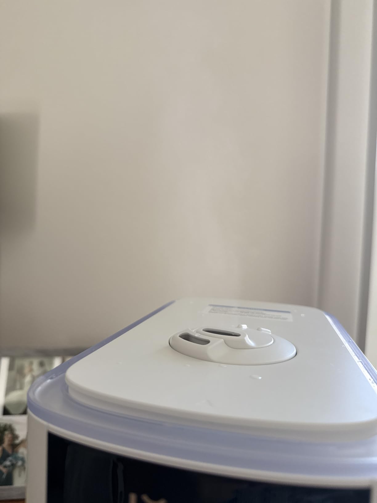 Levoit Humidifiers for Bedroom, Smart Warm and Cool Mist, Symptom Relief | OasisMist 4.5L Top-Fill Tank Runs 45H, Large Room, Auto Customized Humidity, 26dB Quiet, Essential Oil, Easy to Clean, White customer photo 1